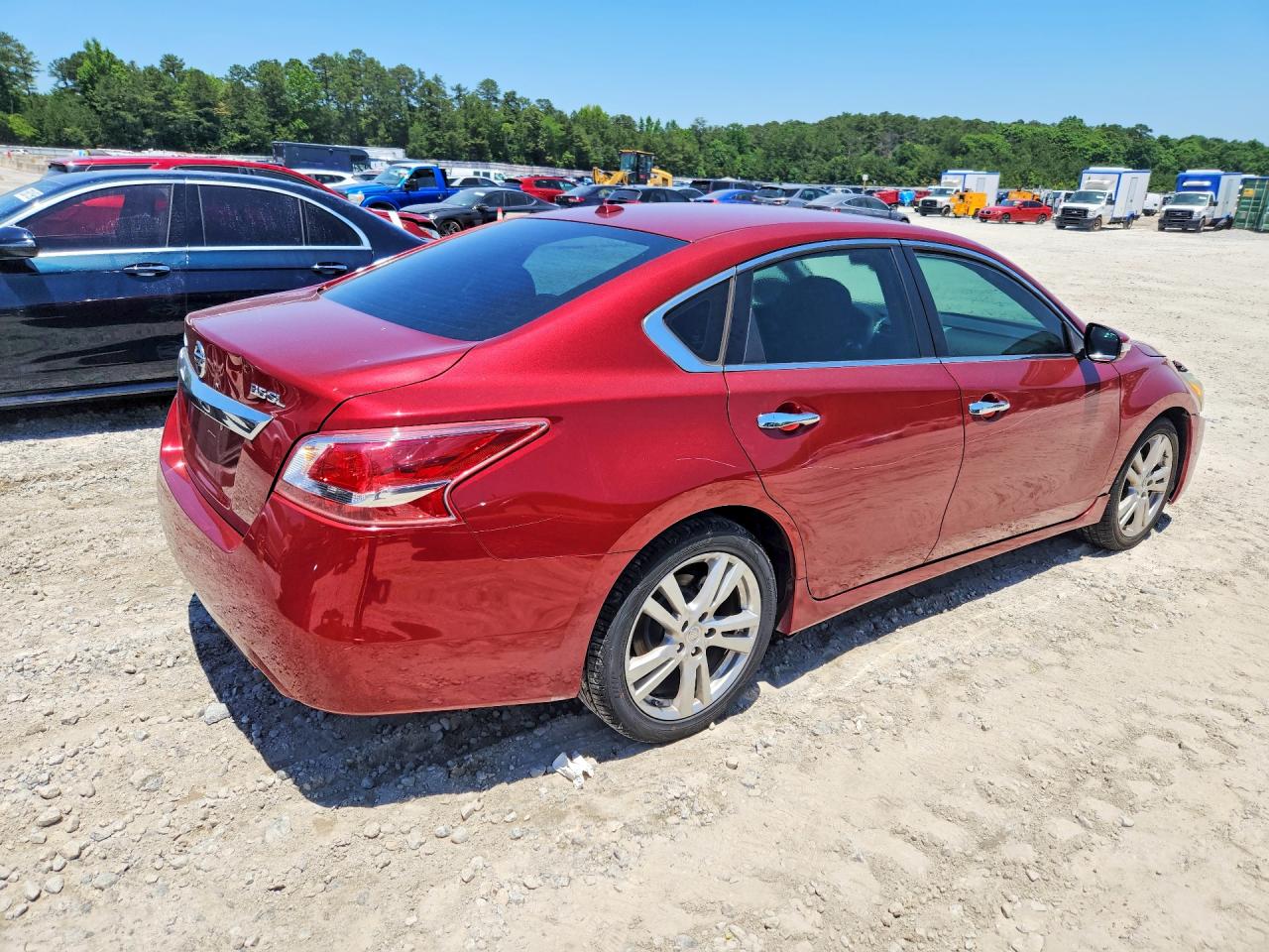 2013 Nissan Altima 3.5 S Red vin: 1N4BL3AP2DC105842