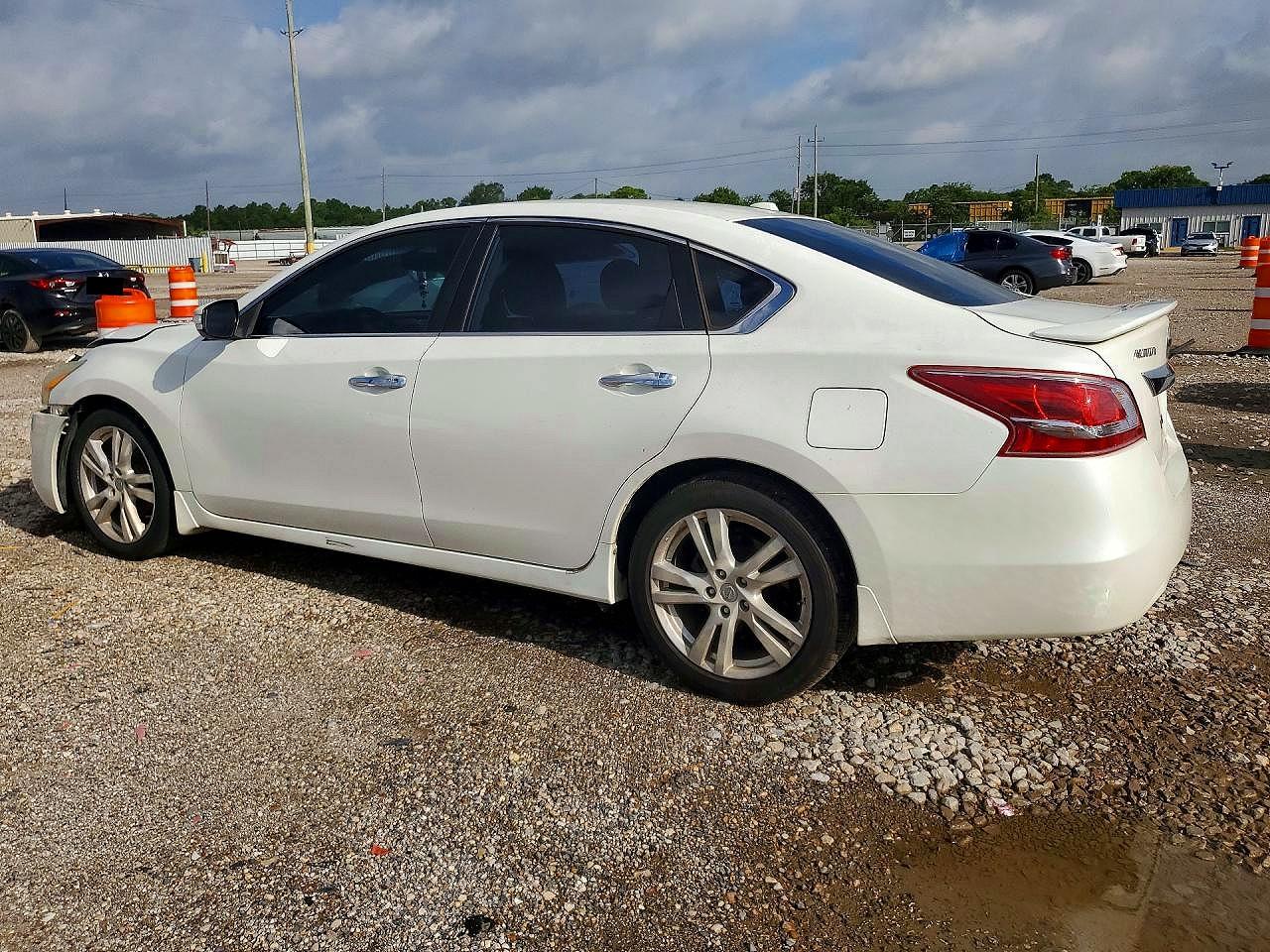 2013 Nissan Altima 3.5 S White vin: 1N4BL3AP2DN541644