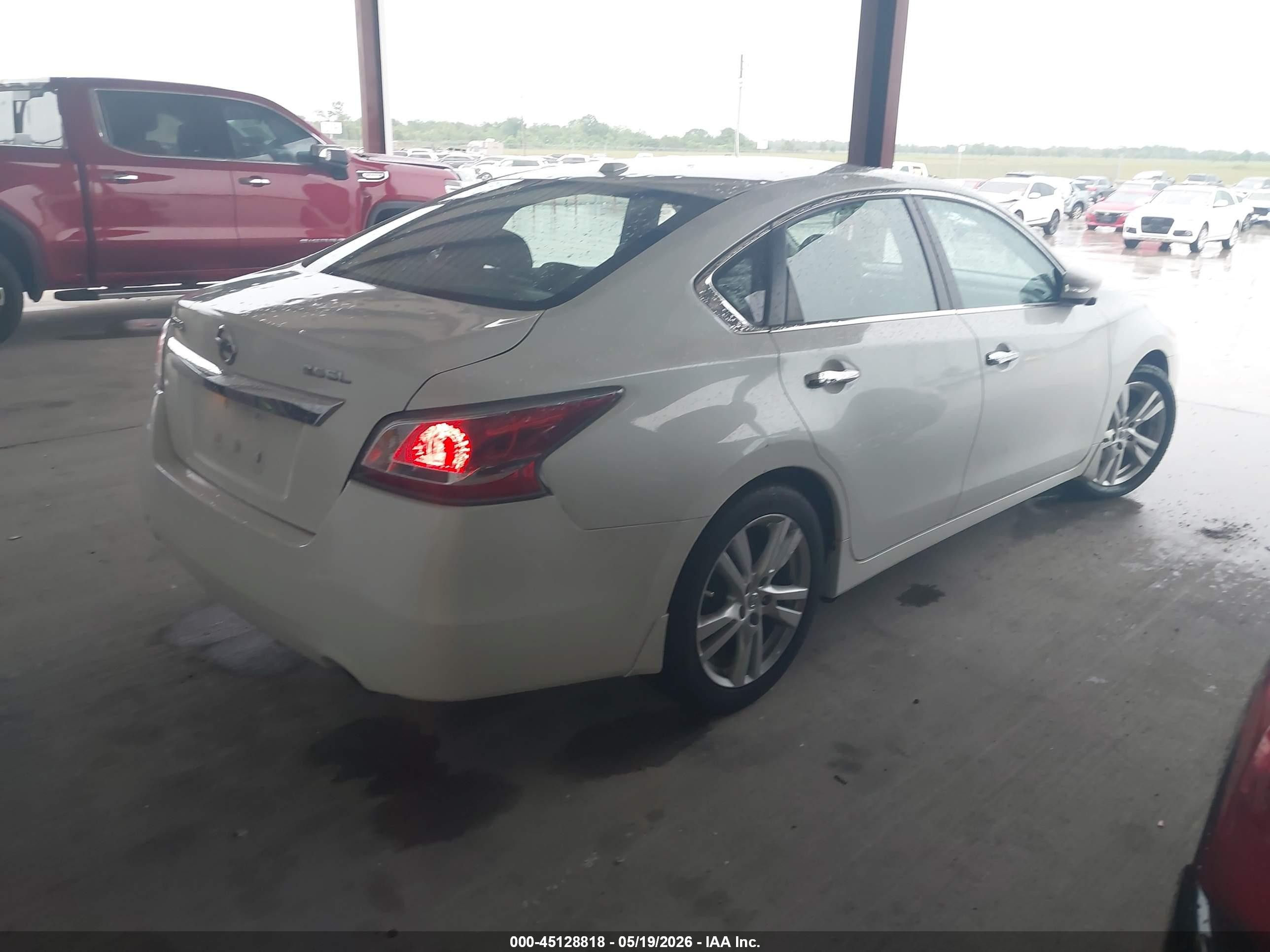 2014 Nissan Altima 3.5 Sl White vin: 1N4BL3AP2EN205509
