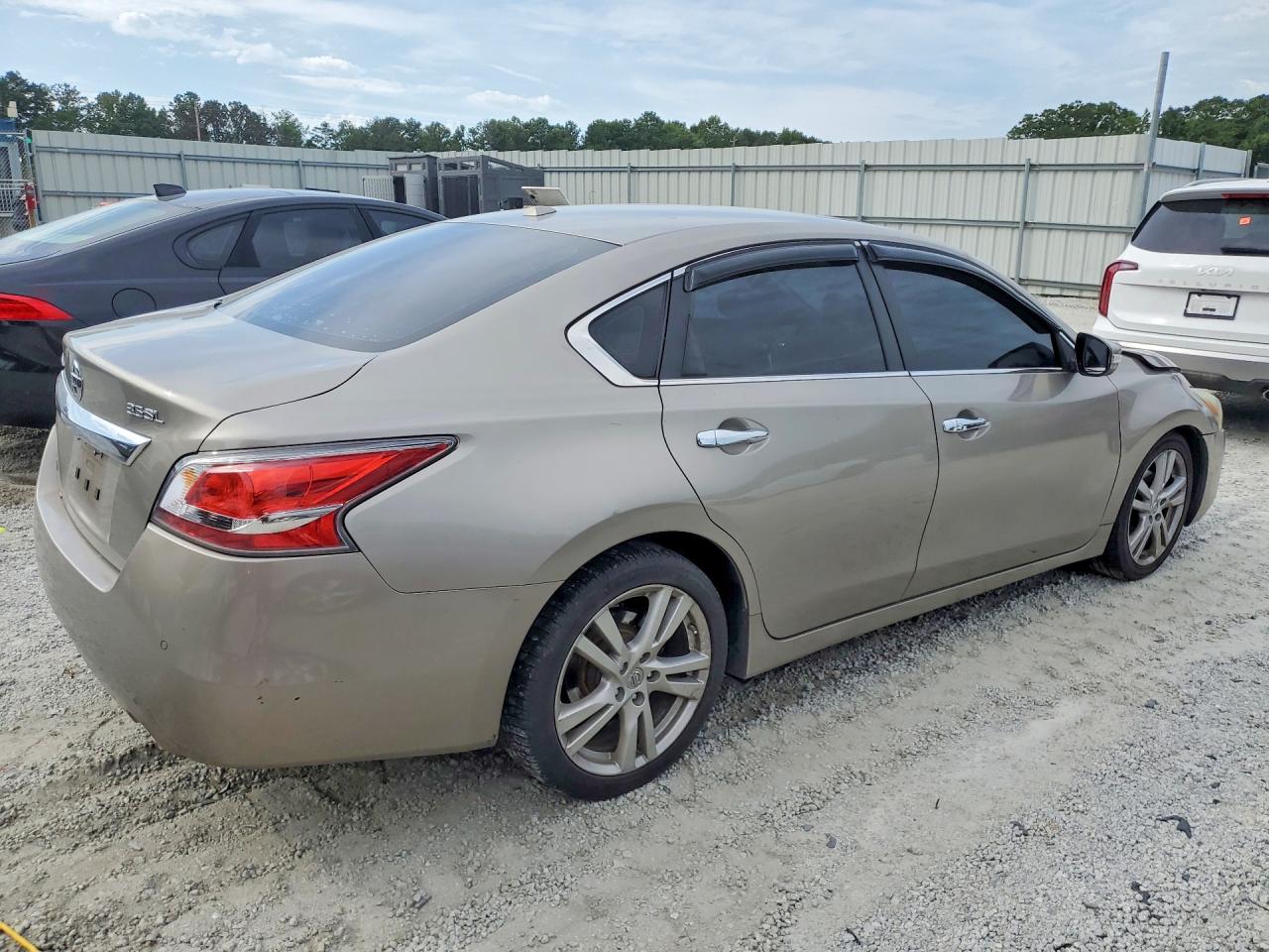 2015 Nissan Altima 3.5 S Tan vin: 1N4BL3AP2FC478253