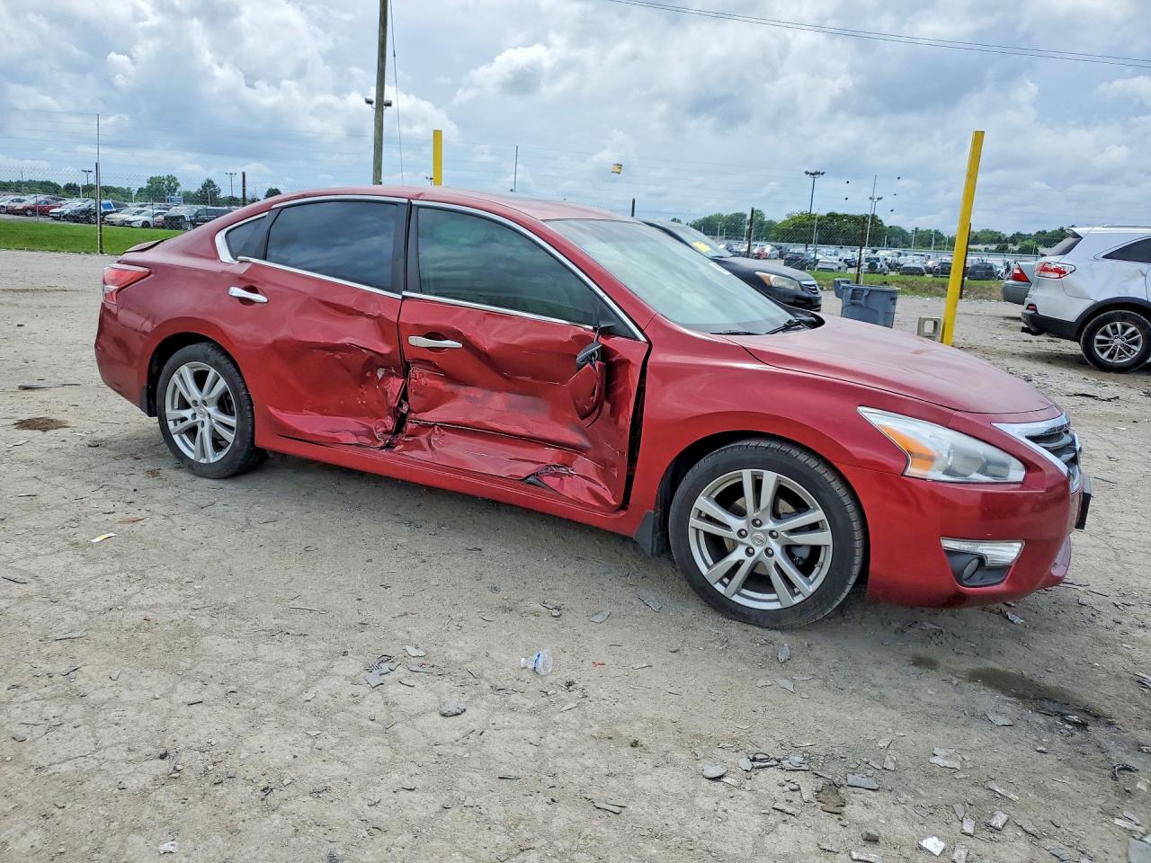 2013 Nissan Altima 3.5 S Red vin: 1N4BL3AP3DN433646