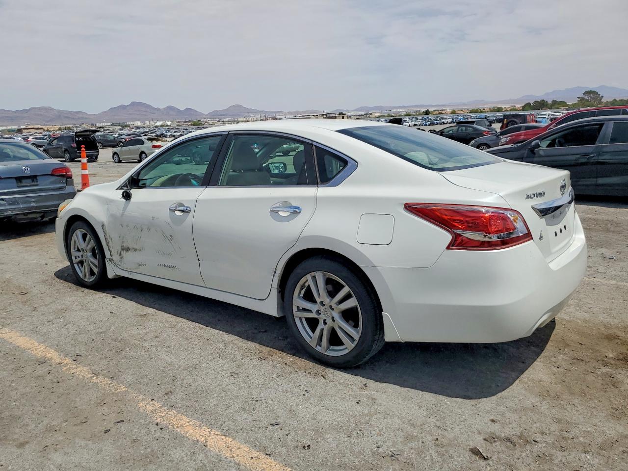 2013 Nissan Altima 3.5 S White vin: 1N4BL3AP3DN483379