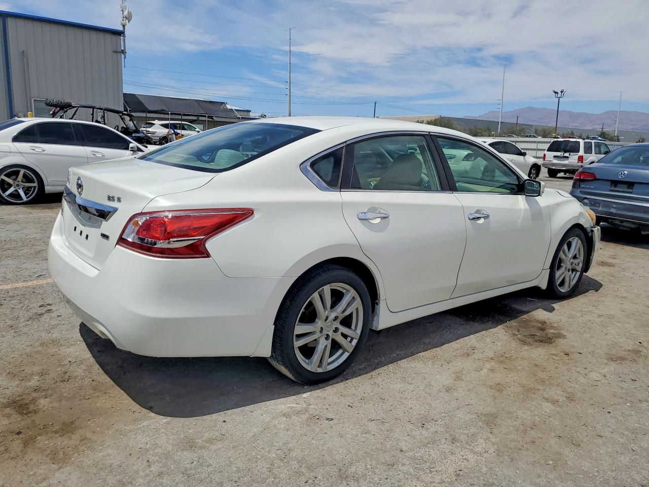 2013 Nissan Altima 3.5 S White vin: 1N4BL3AP3DN483379