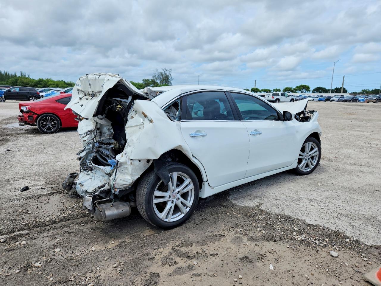 2013 Nissan Altima 3.5 S White vin: 1N4BL3AP4DC105650