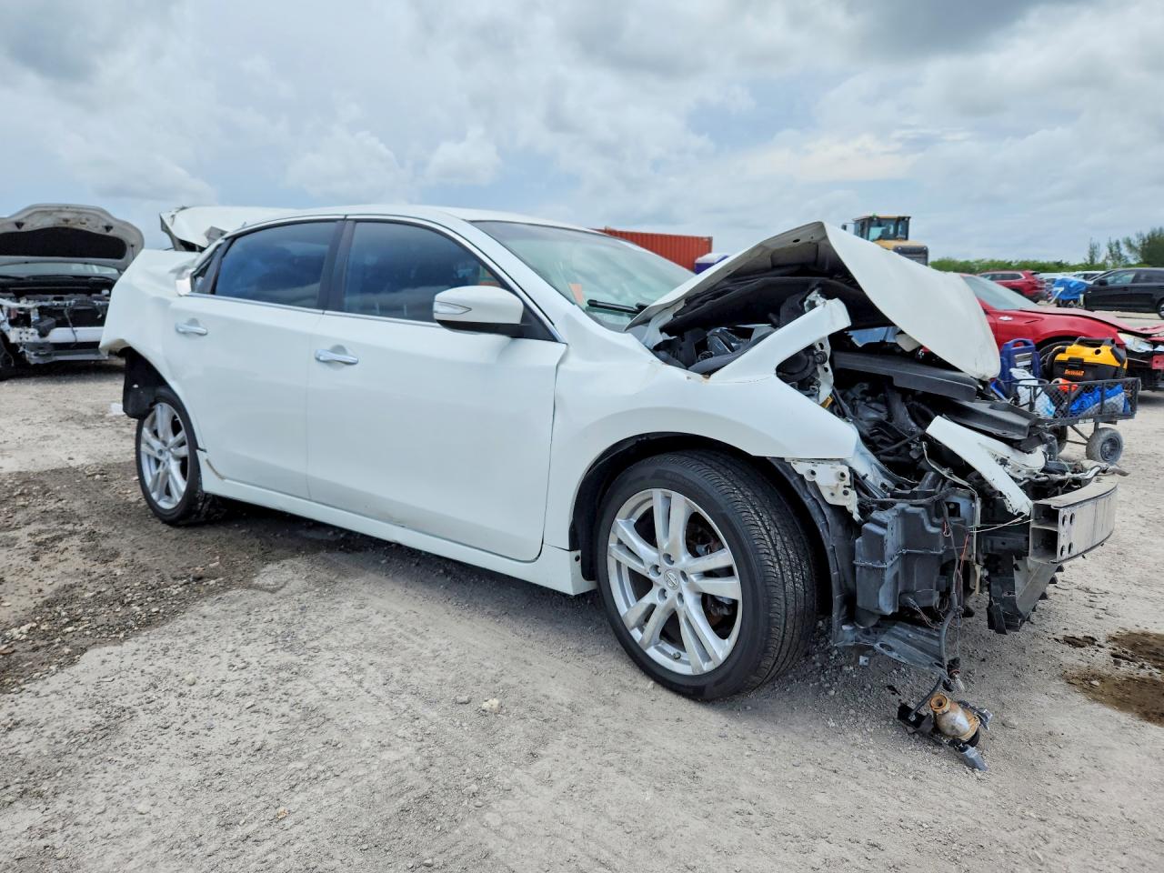 2013 Nissan Altima 3.5 S White vin: 1N4BL3AP4DC105650