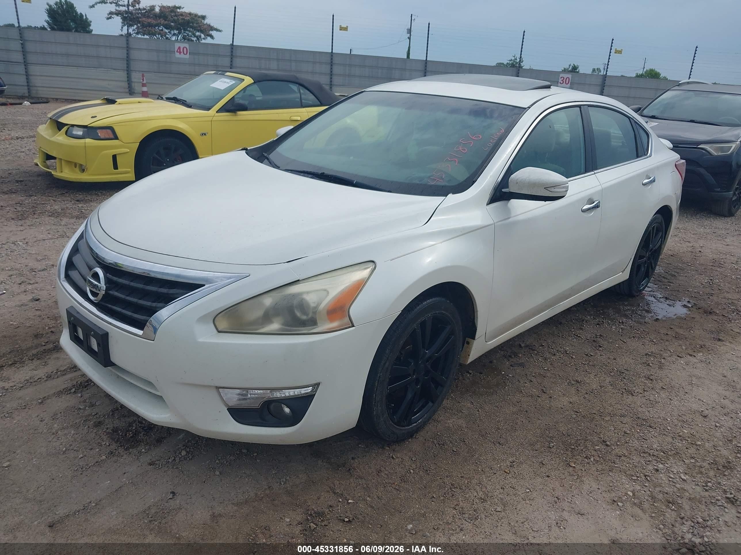 2013 Nissan Altima 3.5 Sv White vin: 1N4BL3AP5DC137619