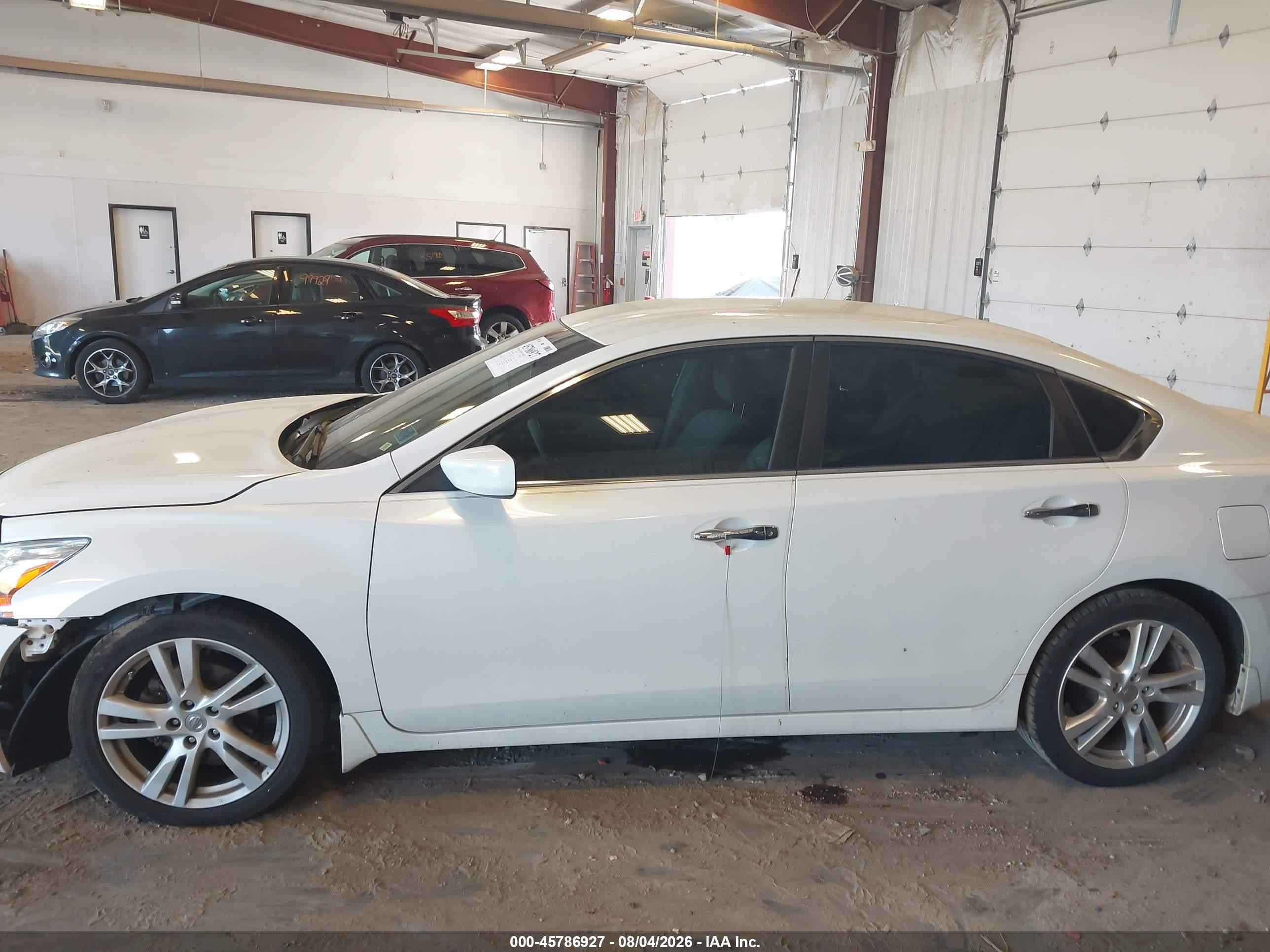 2013 Nissan Altima 3.5 S White vin: 1N4BL3AP7DC231775