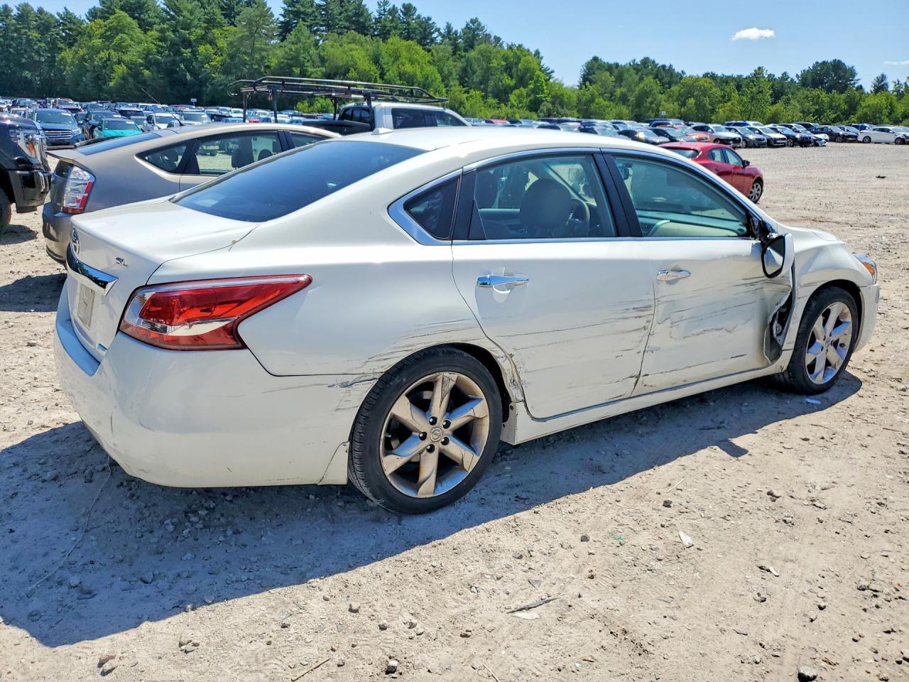 2013 Nissan Altima 3.5 S White vin: 1N4BL3AP7DN582495