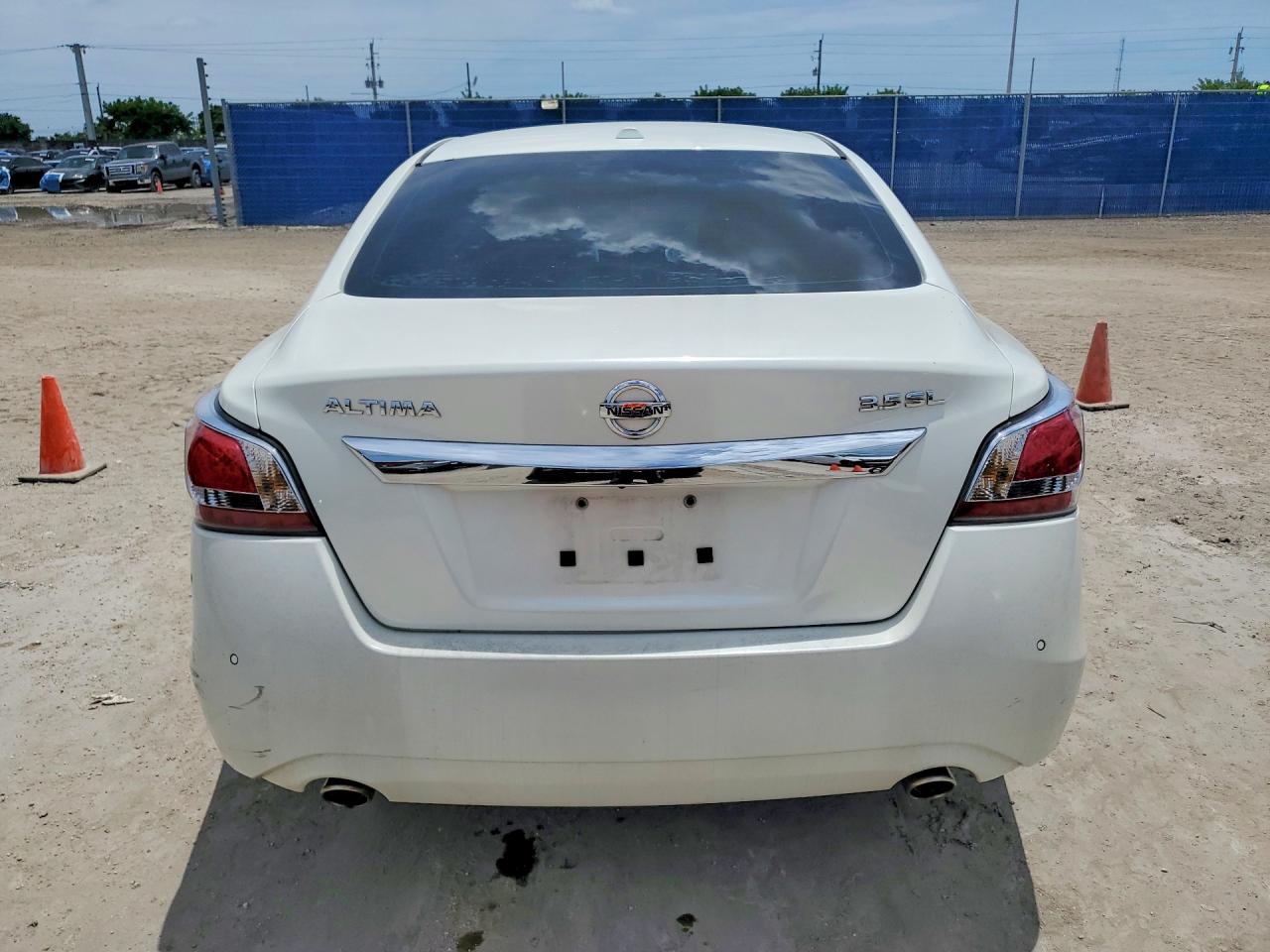 2015 Nissan Altima 3.5 Sl White vin: 1N4BL3AP7FC592992