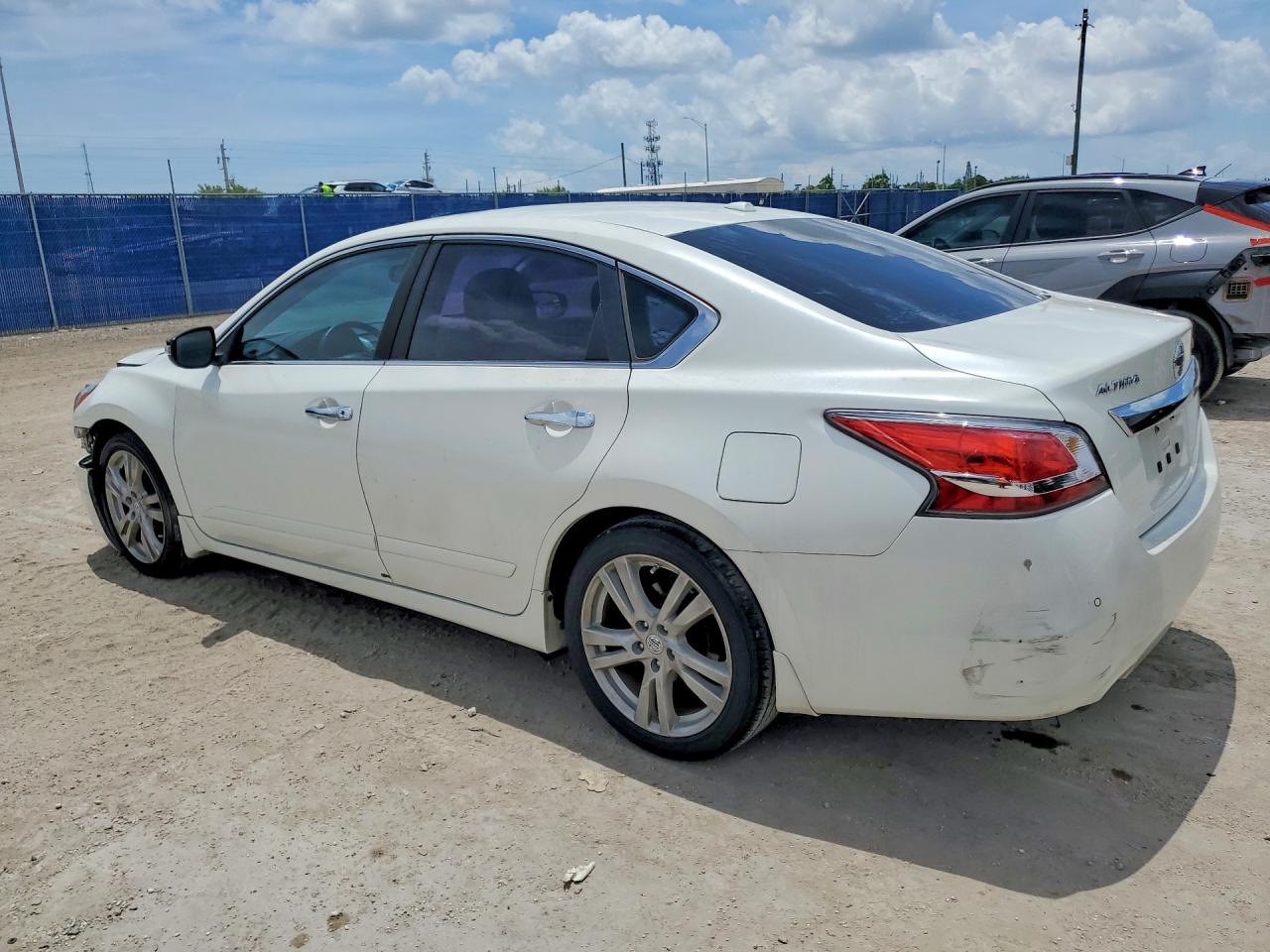 2015 Nissan Altima 3.5 Sl White vin: 1N4BL3AP7FC592992