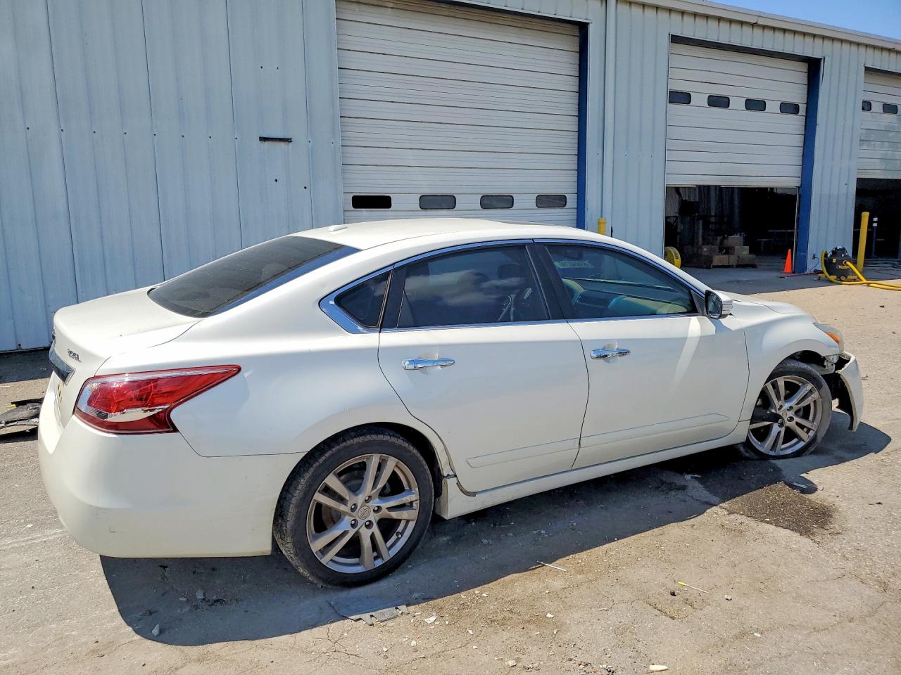 2013 Nissan Altima 3.5 S White vin: 1N4BL3APXDC164640