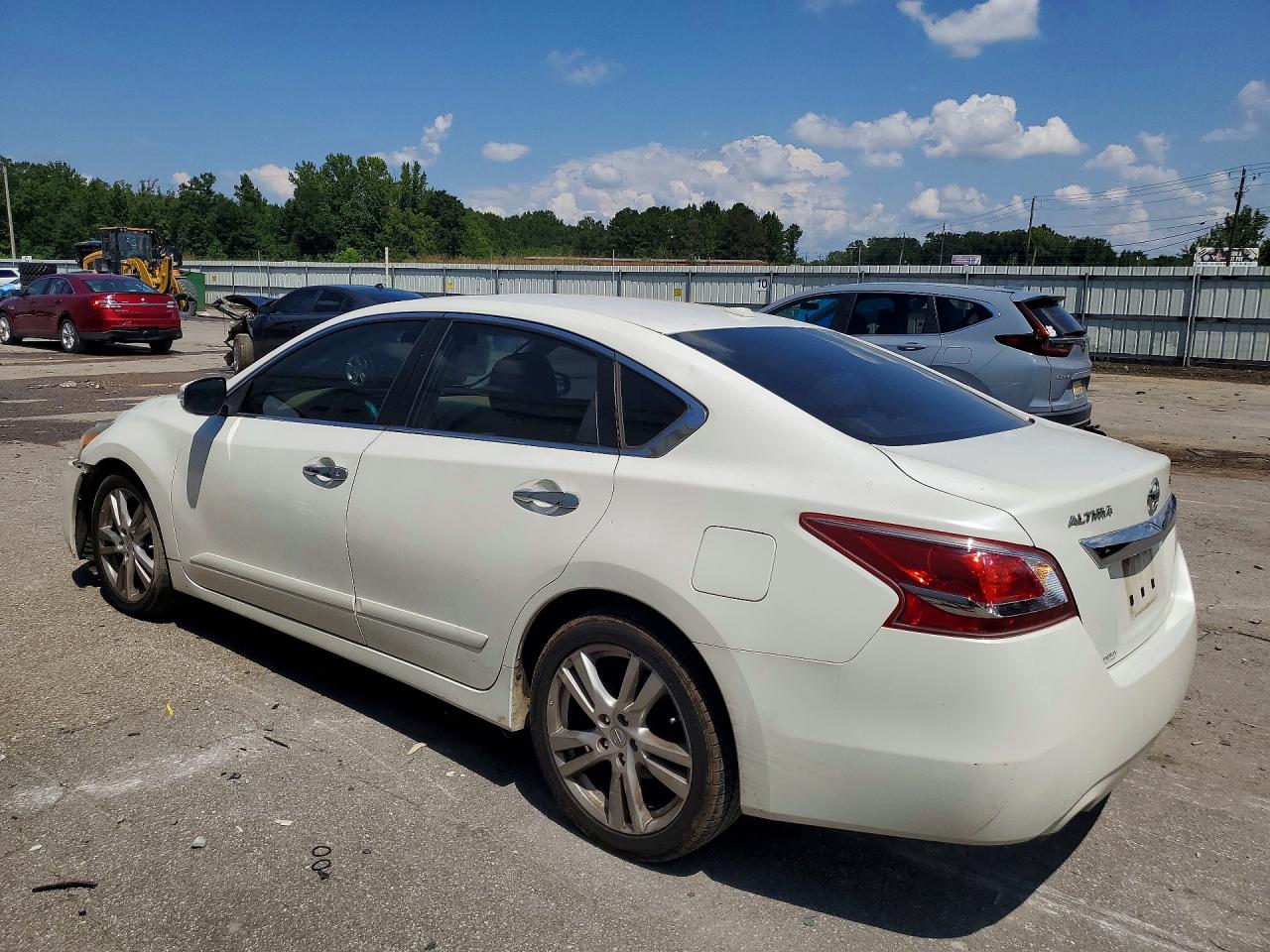2013 Nissan Altima 3.5 S White vin: 1N4BL3APXDC164640