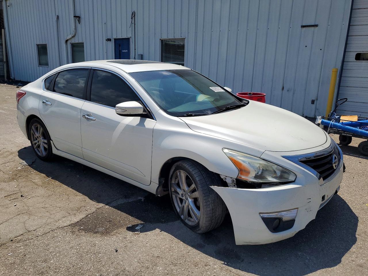 2013 Nissan Altima 3.5 S White vin: 1N4BL3APXDC164640