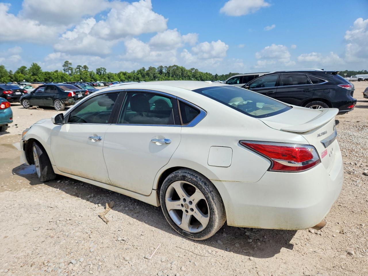 2014 Nissan Altima White vin: 1N4BL3APXEN226415