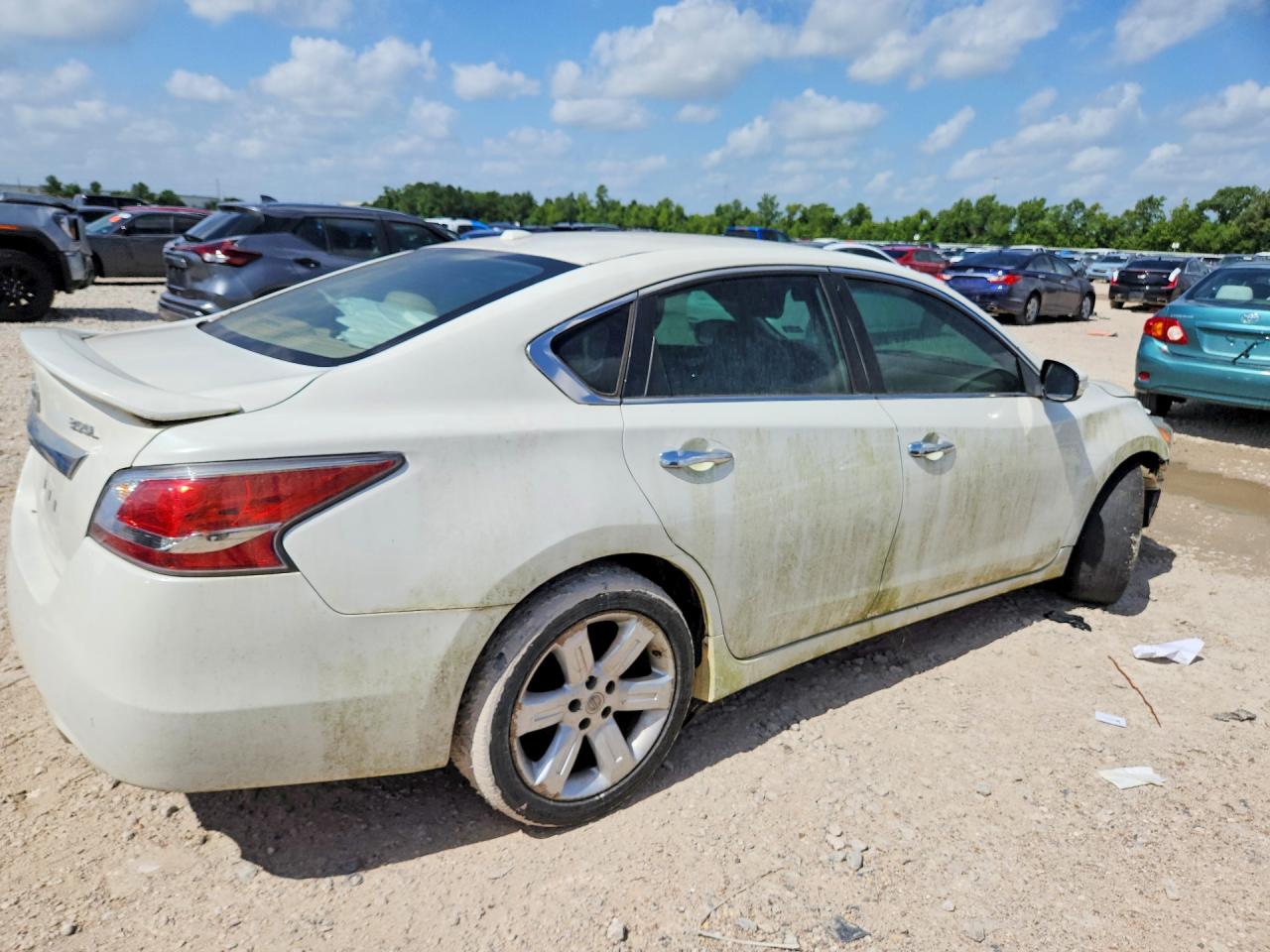 2014 Nissan Altima White vin: 1N4BL3APXEN226415