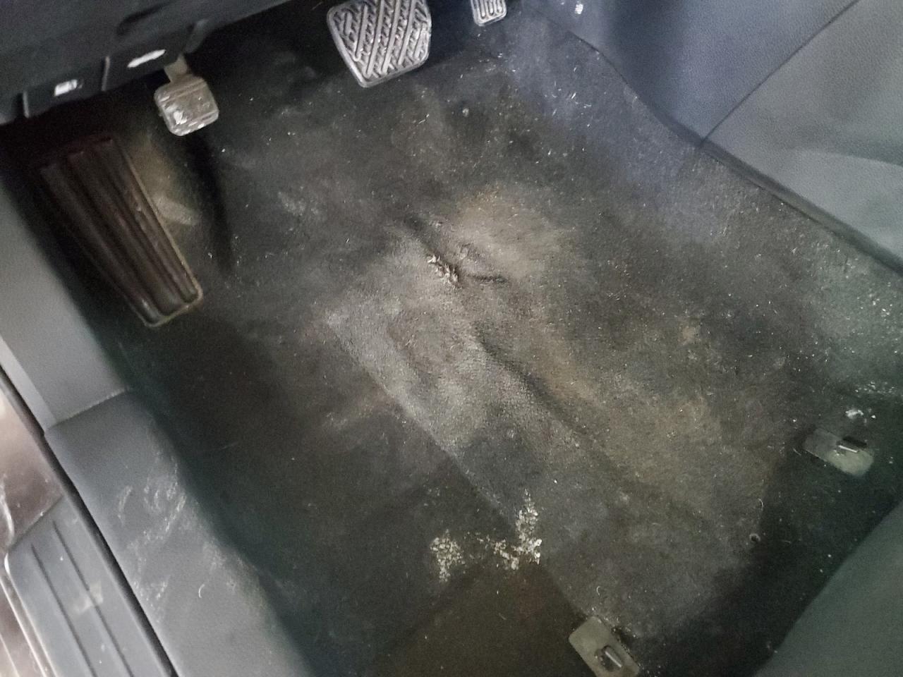 2015 Nissan Altima 3.5 S Gray vin: 1N4BL3APXFC592243 Damage: Left Front Carpet, Worn, Replacement Required