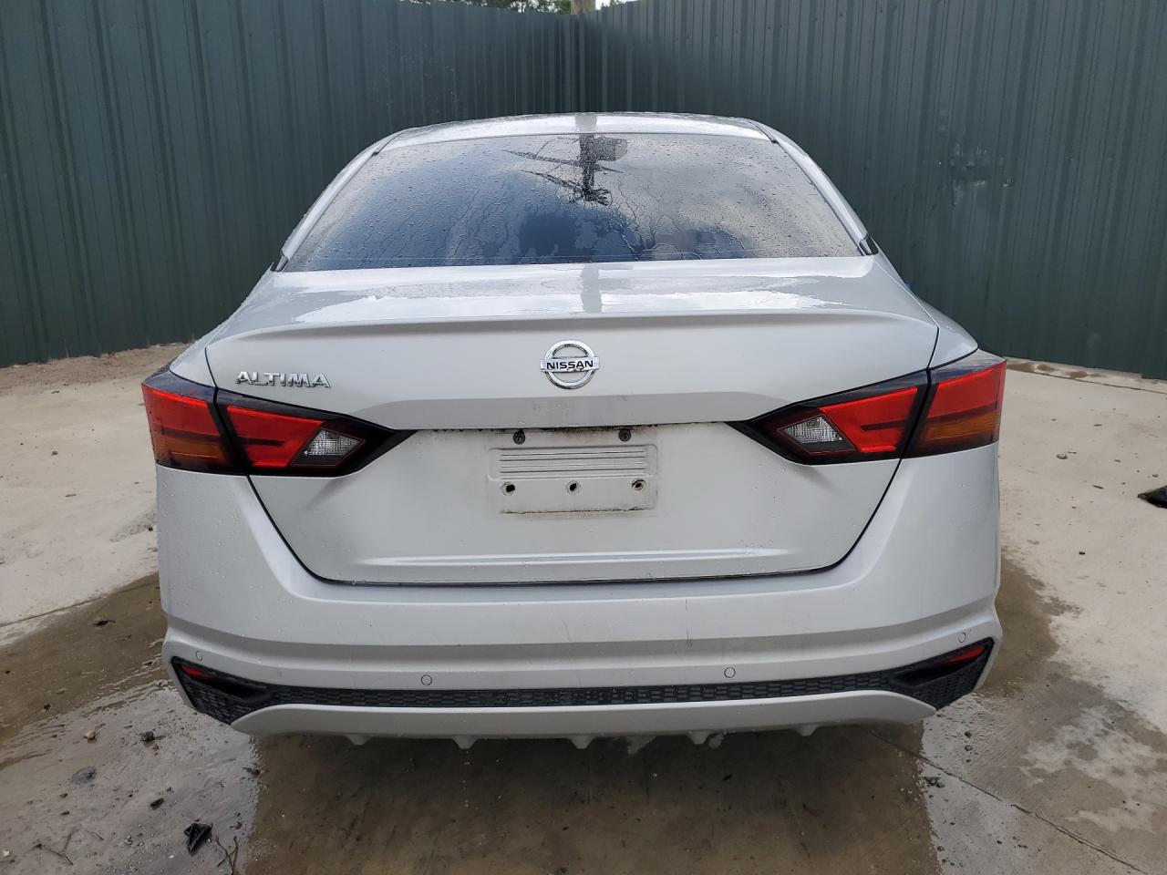 2021 Nissan Altima S Silver vin: 1N4BL4BV3MN318693 Damage: Rear Bumper, Multiple Scratches Heavy, 2
