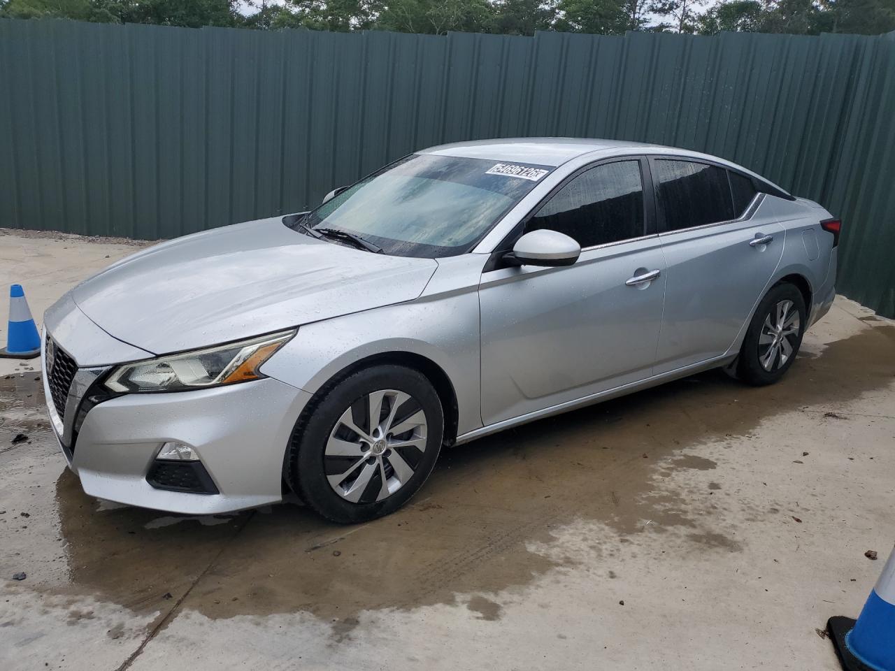 2021 Nissan Altima S Silver vin: 1N4BL4BV3MN318693 Damage: Left Front Tire, Worn, Replacement Required