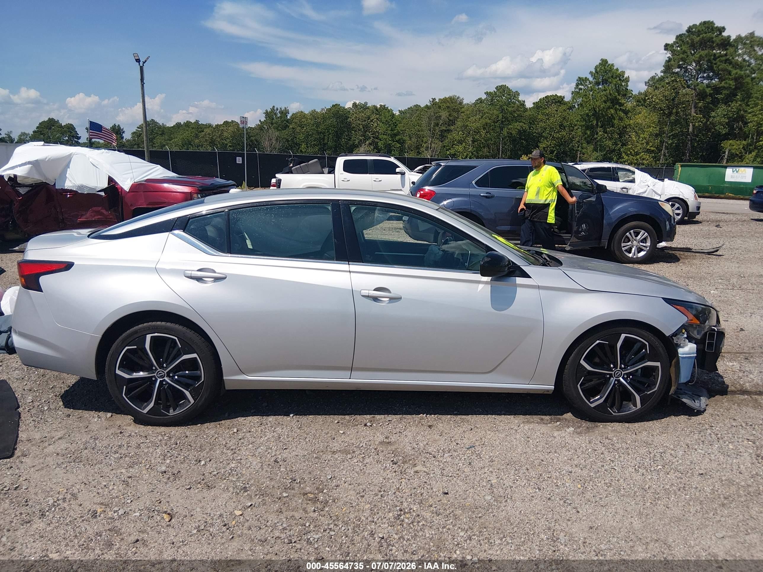 2024 Nissan Altima Sr Fwd Silver vin: 1N4BL4CV0RN391123