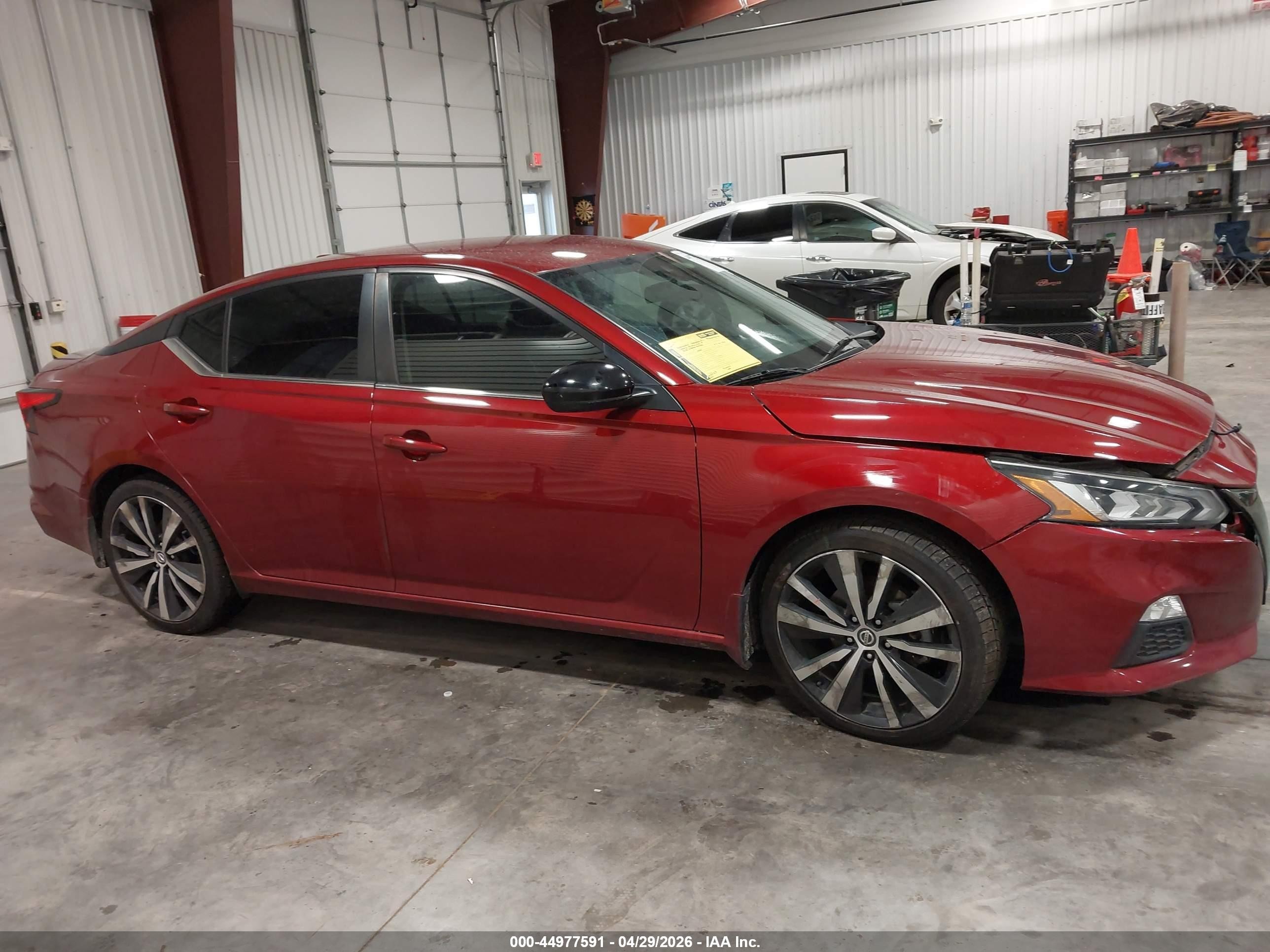 2022 Nissan Altima Sr Fwd Красный vin: 1N4BL4CV2NN348509