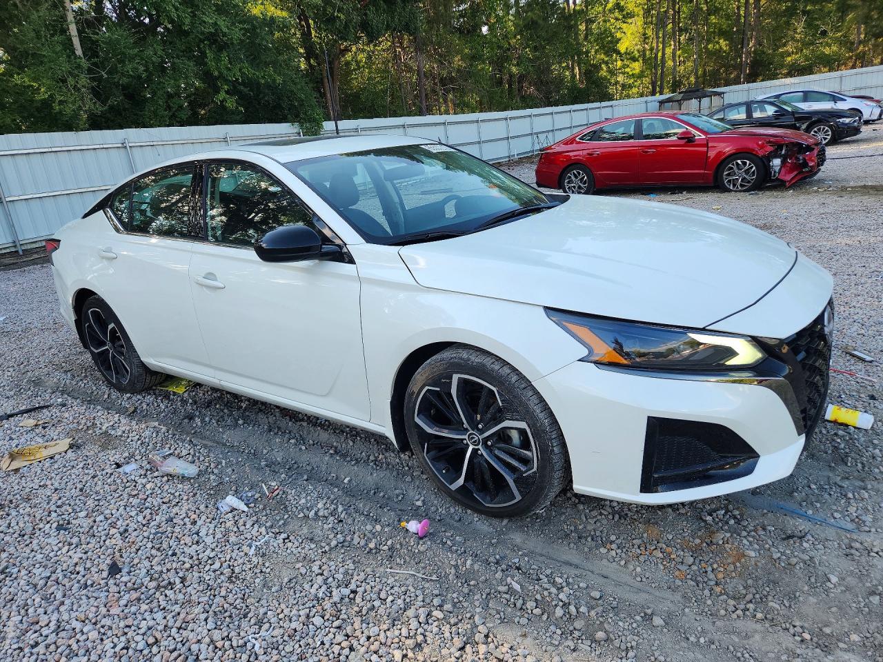 2024 Nissan Altima Sr White vin: 1N4BL4CV3RN435440