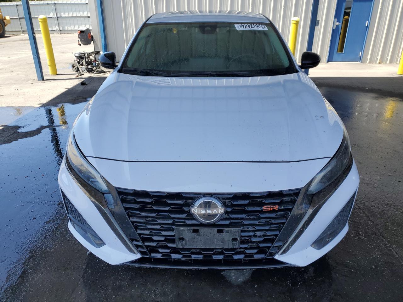 2023 Nissan Altima Sr Gray vin: 1N4BL4CV6PN343803 Damage: Grille, Chipped, 3