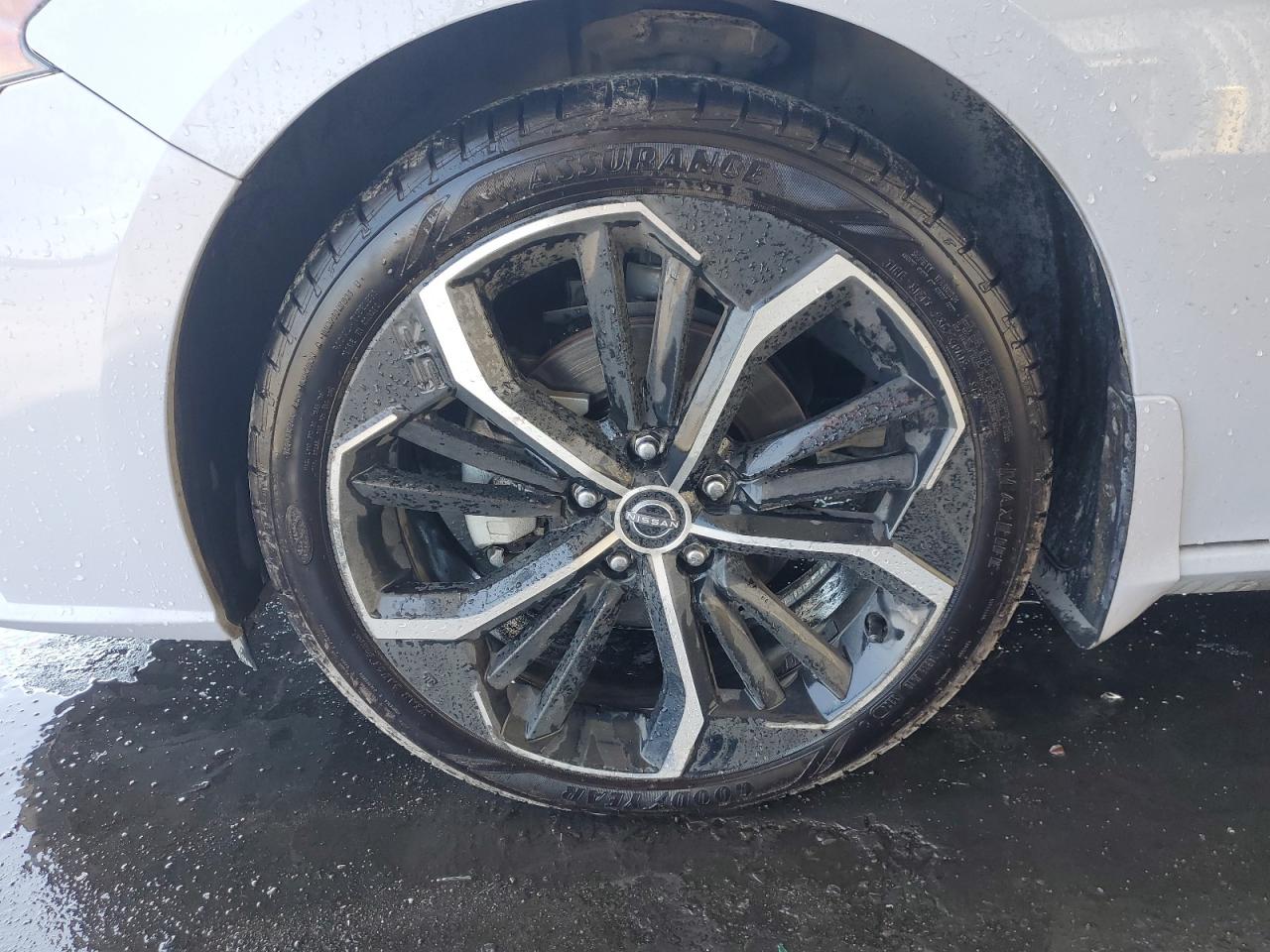 2023 Nissan Altima Sr Gray vin: 1N4BL4CV6PN343803 Damage: Left Front Tire, Flat, Repair Required