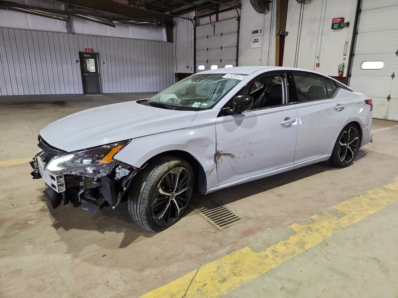 2024 Nissan Altima Sr Gray vin: 1N4BL4CV6RN420379 Damage: Left Front Fender, Severe Damage, Replacement Required