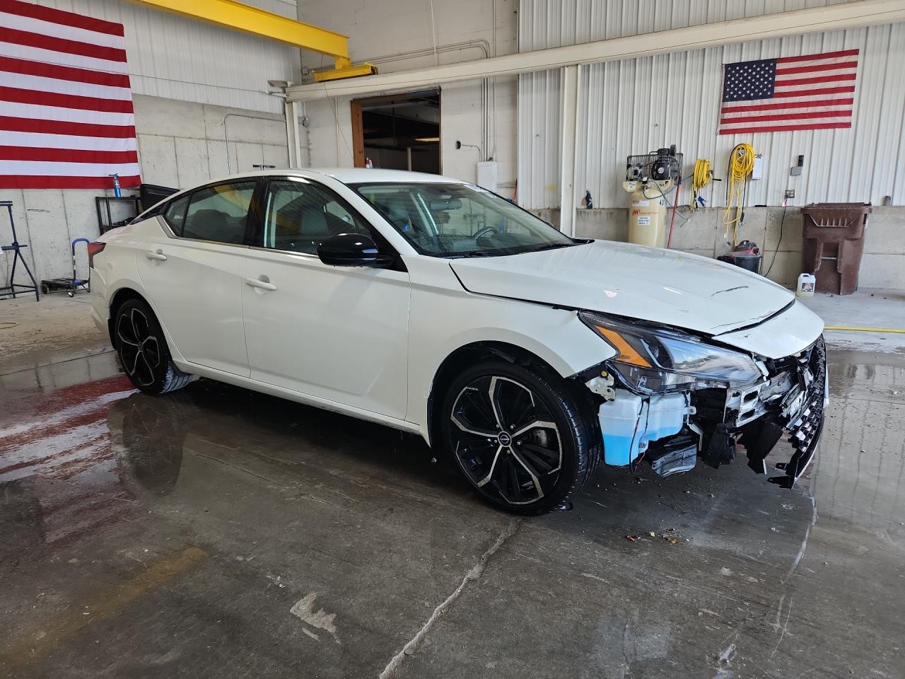 2025 Nissan Altima Sr White vin: 1N4BL4CV8SN315025 Damage: Right Front Fender, Dent(S) W/ Paint Dmg, 1/2 To 1 Inch