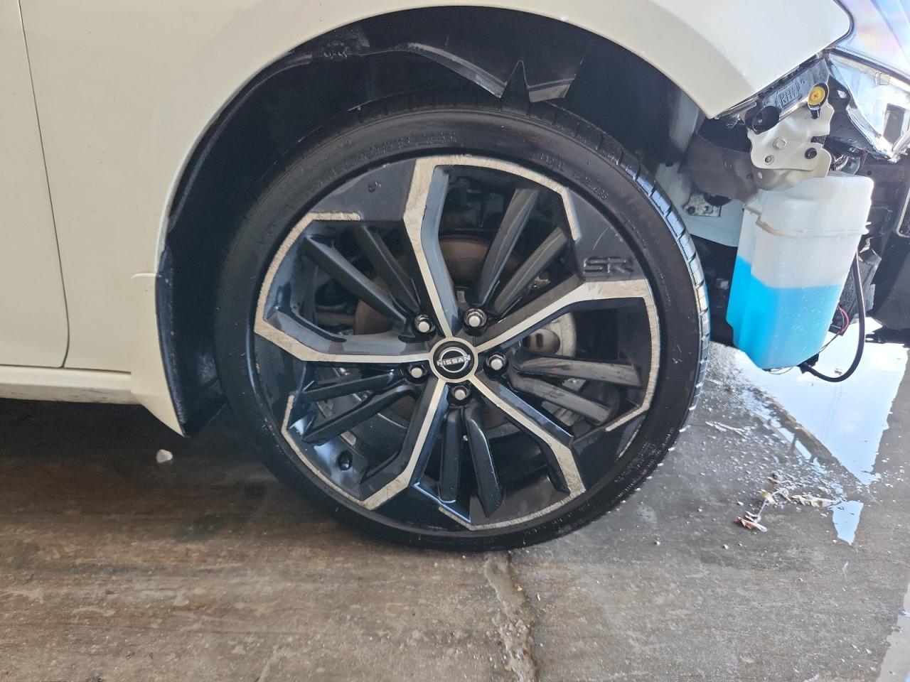 2025 Nissan Altima Sr White vin: 1N4BL4CV8SN315025 Damage: Right Front Wheel, Curb Rash, > 12 Inches