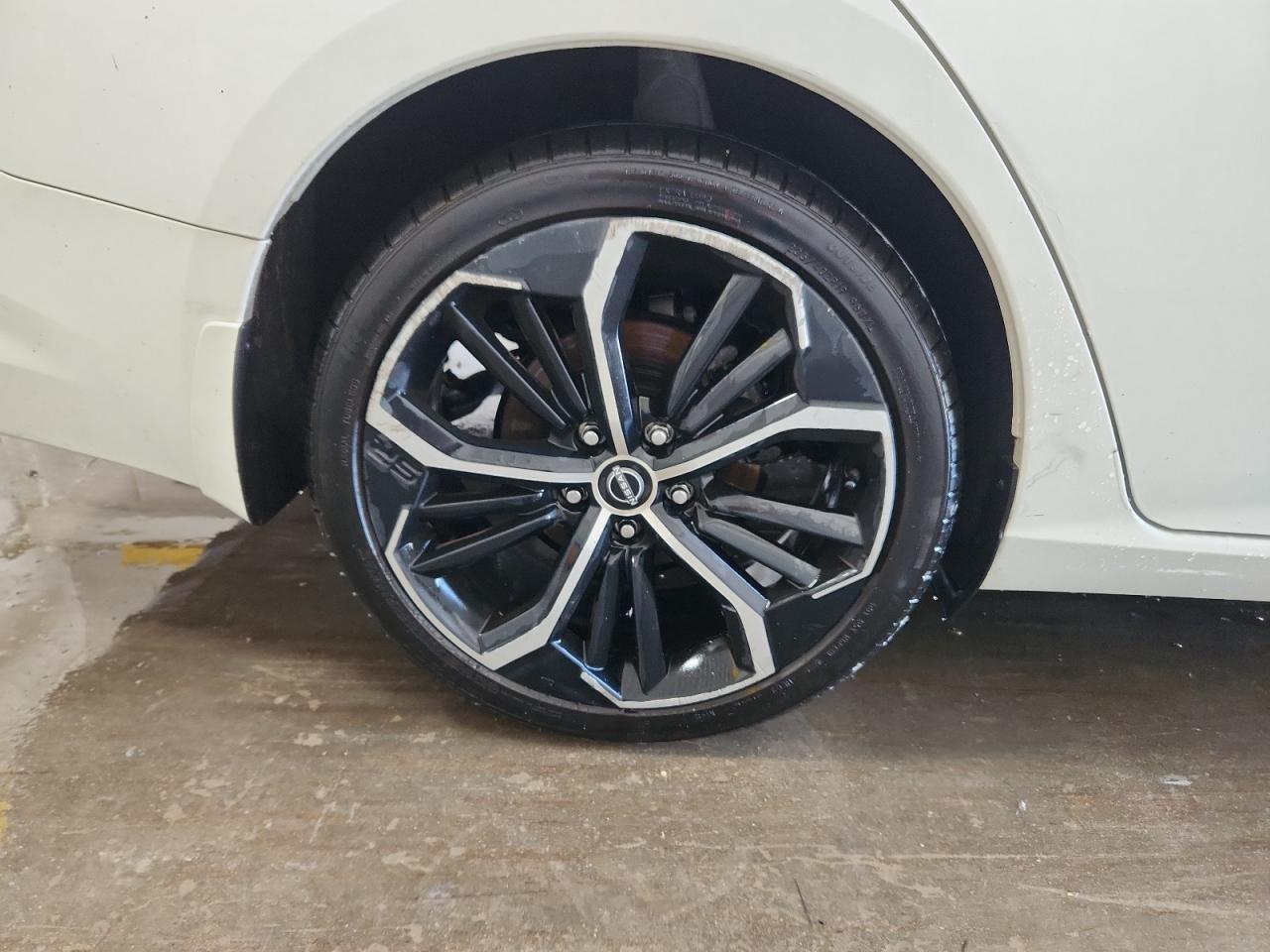 2025 Nissan Altima Sr White vin: 1N4BL4CV8SN315025 Damage: Right Rear Wheel, Curb Rash, > 12 Inches