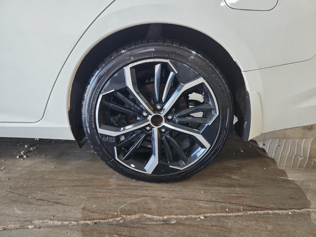 2025 Nissan Altima Sr White vin: 1N4BL4CV8SN315025 Damage: Left Rear Wheel, Curb Rash, 5 To 6 Inches