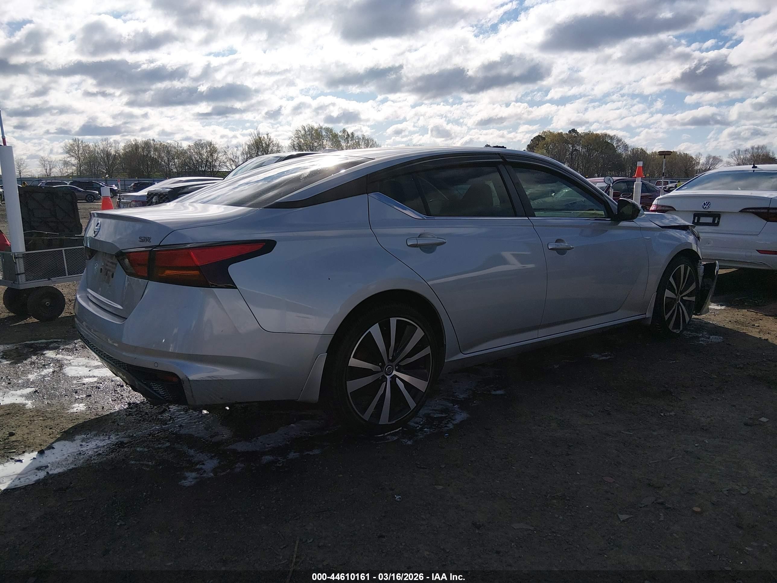 2020 Nissan Altima Sr Fwd Silver vin: 1N4BL4CV9LN319375