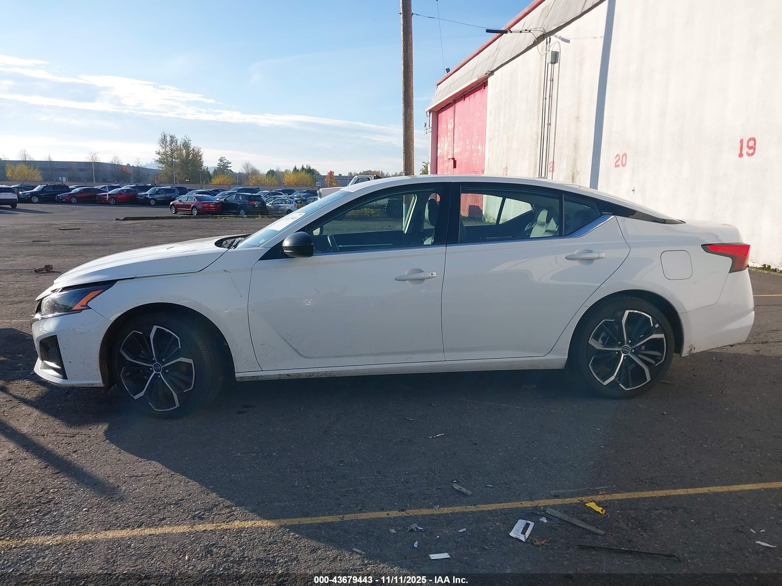 2024 Nissan Altima Sr Fwd White vin: 1N4BL4CV9RN385370
