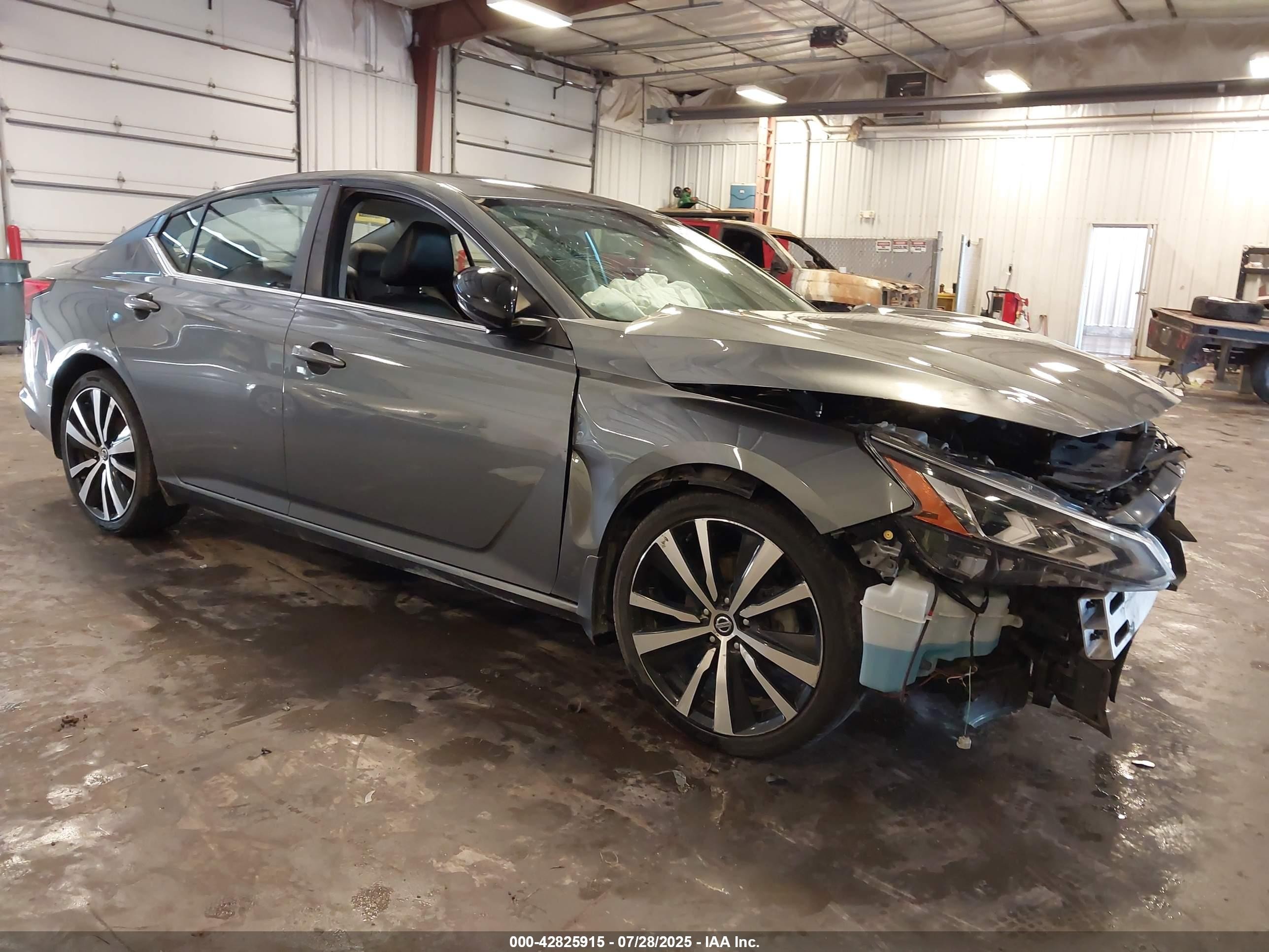 1N4BL4CVXLC186542