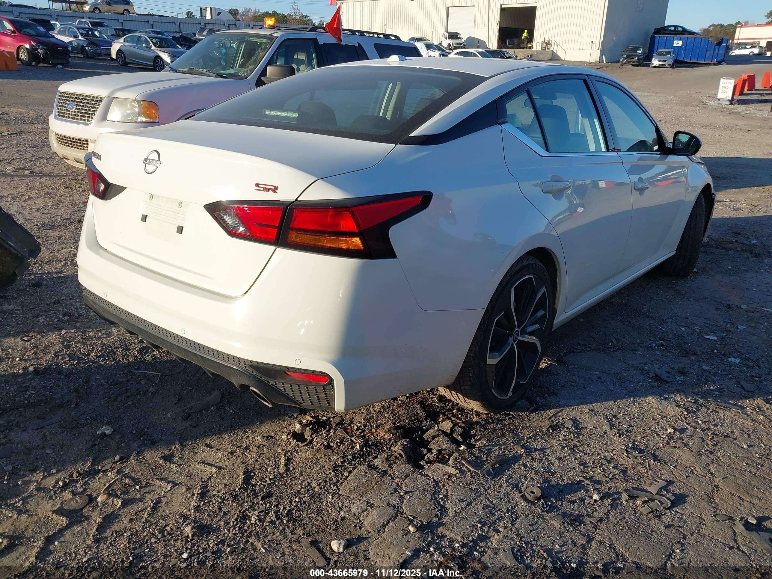 2024 Nissan Altima Sr Fwd Белый vin: 1N4BL4CVXRN389363