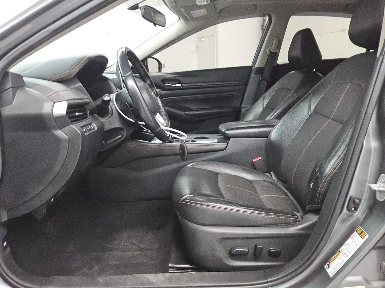 2019 Nissan Altima Sr Orange vin: 1N4BL4CW2KC140212 Damage: Left Front Seat, Worn, Replacement Required