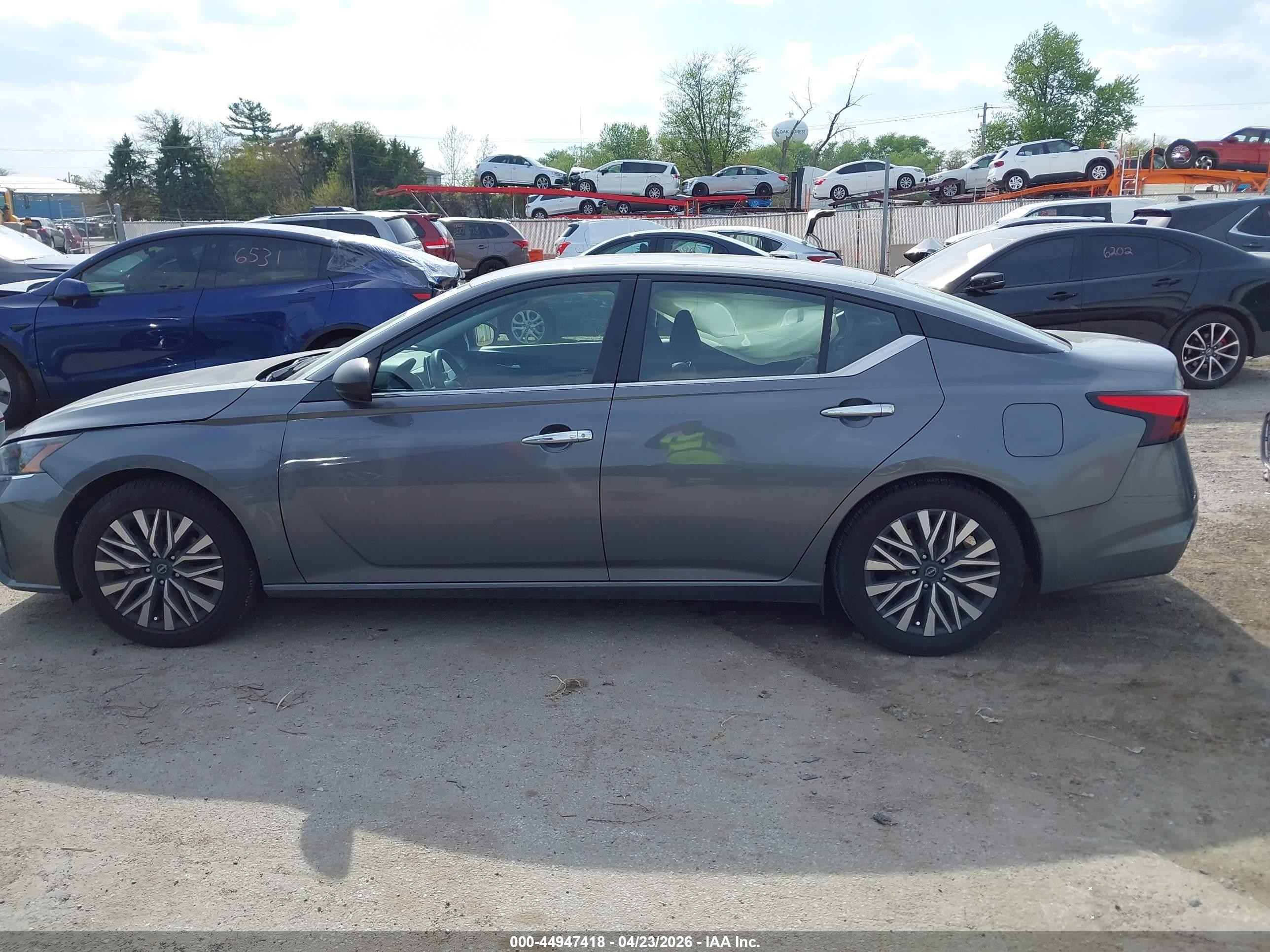 2024 Nissan Altima Sv Fwd Серый vin: 1N4BL4DV1RN333097