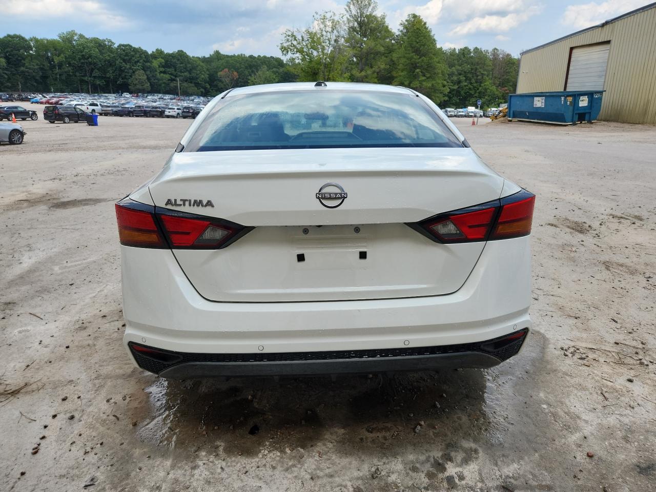 2026 Nissan Altima Sv White vin: 1N4BL4DV1TN312550 Damage: Rear Bumper, Multiple Scratches Heavy, 2