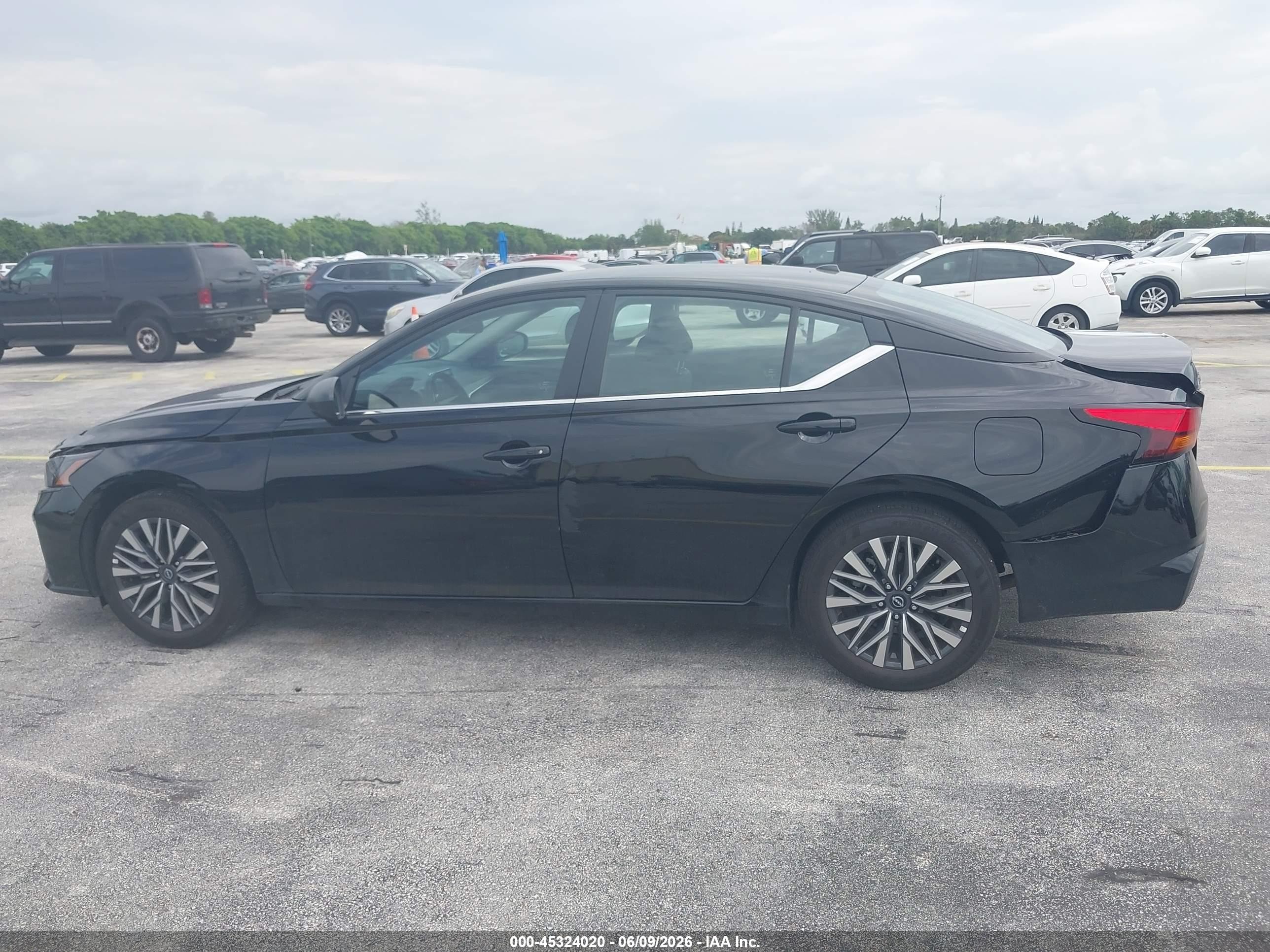 2026 Nissan Altima Sv Fwd Black vin: 1N4BL4DV1TN312855