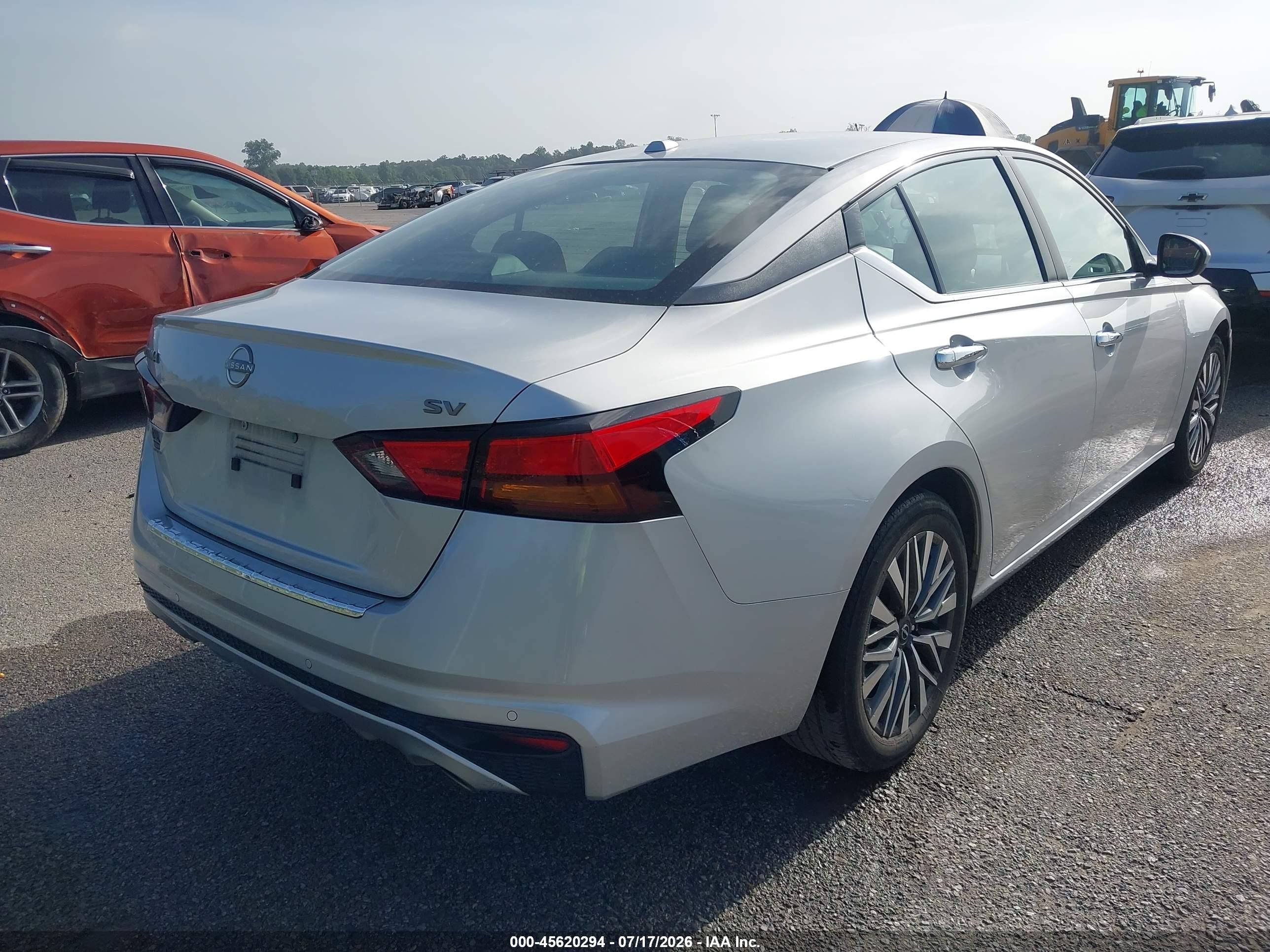 2023 Nissan Altima Sv Fwd Silver vin: 1N4BL4DV2PN337530