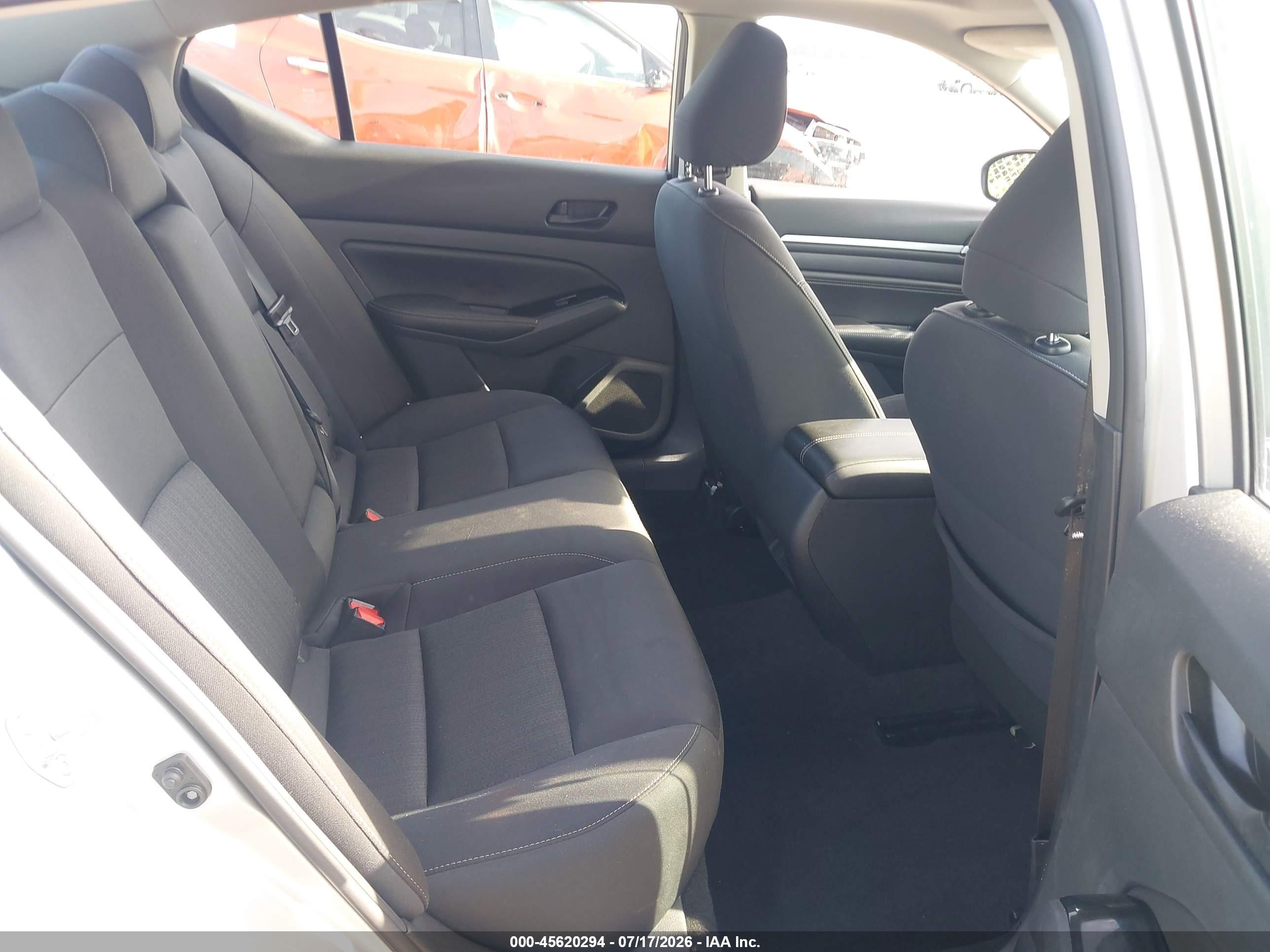 2023 Nissan Altima Sv Fwd Silver vin: 1N4BL4DV2PN337530