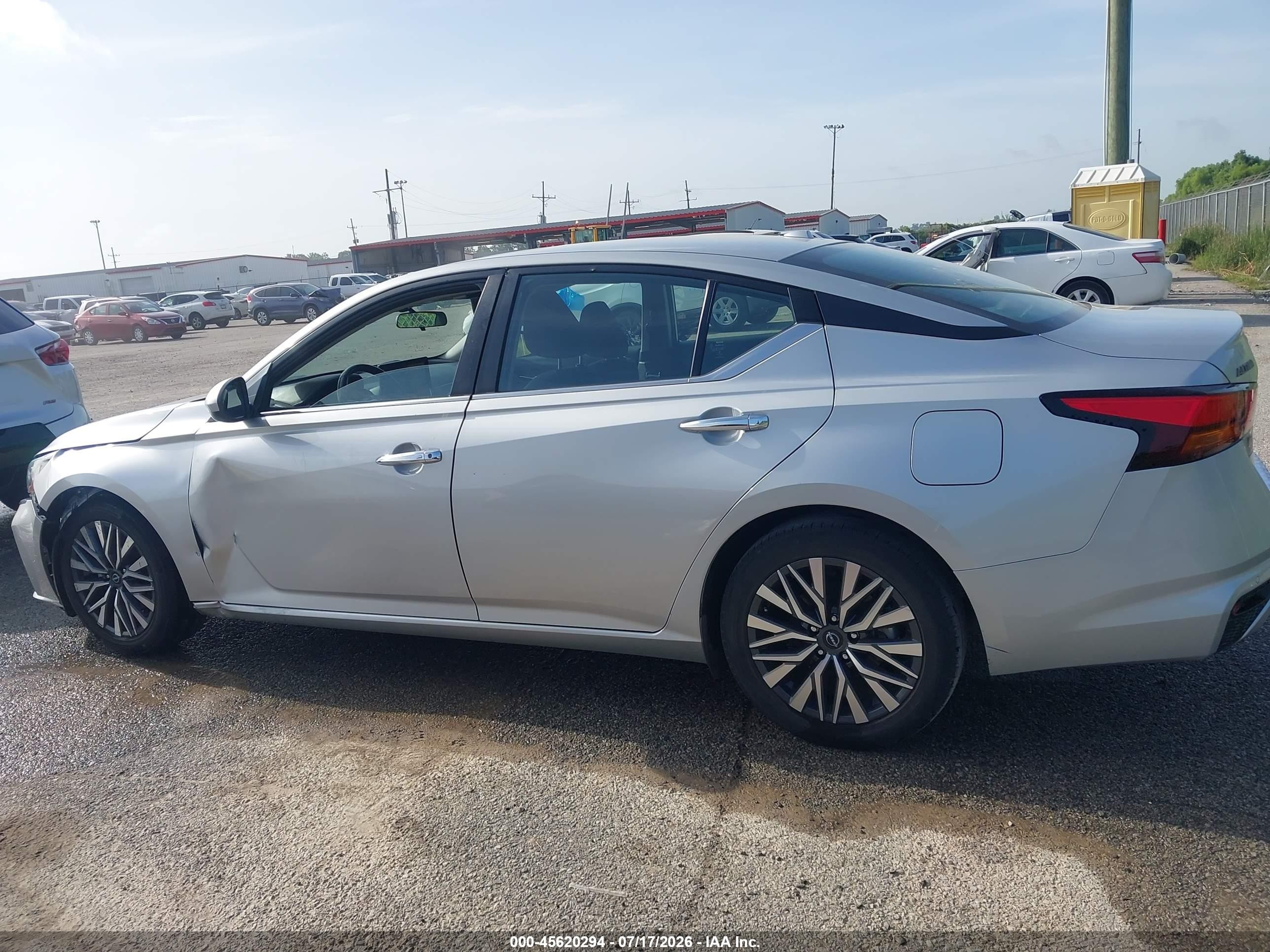 2023 Nissan Altima Sv Fwd Silver vin: 1N4BL4DV2PN337530