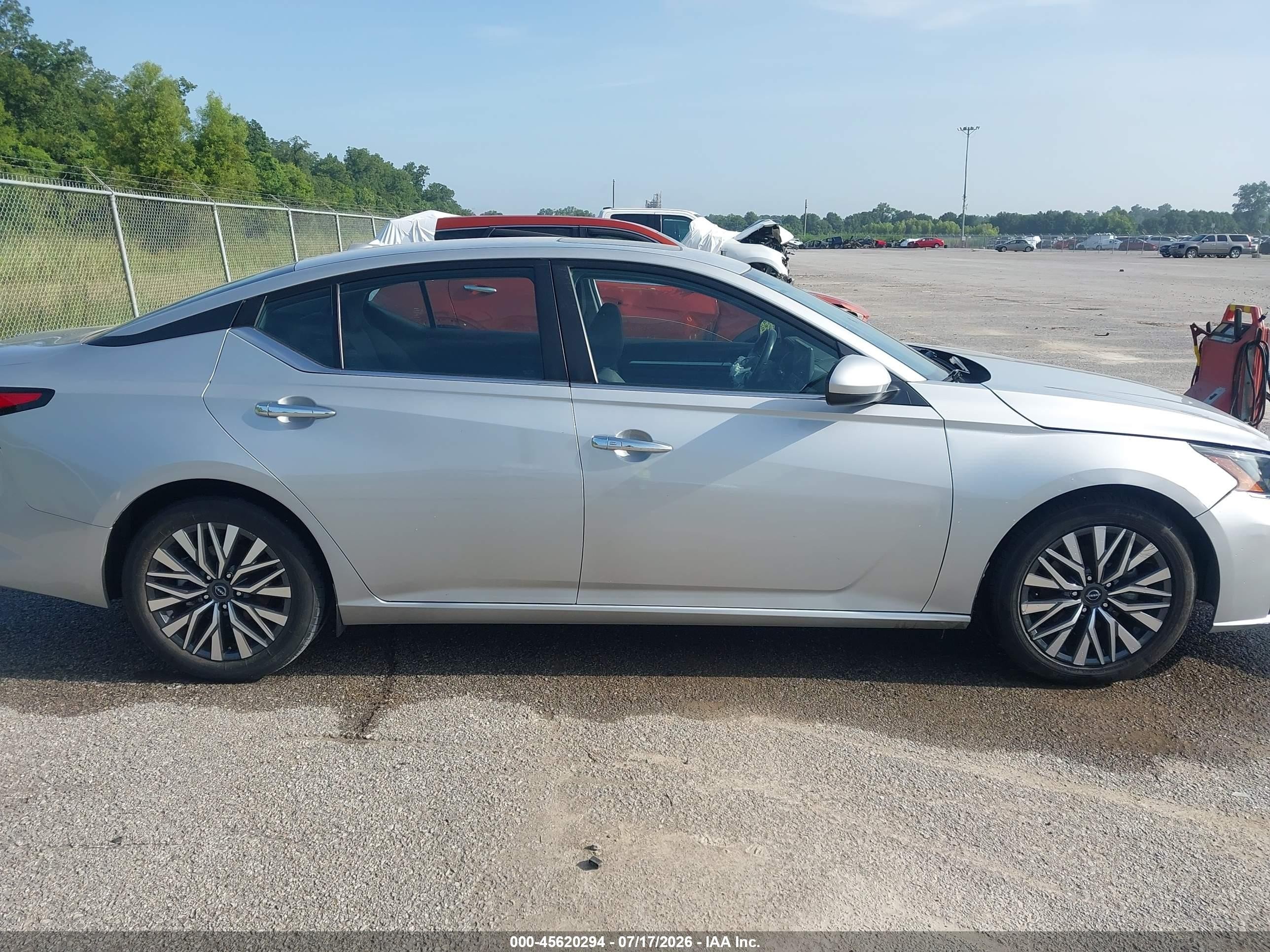2023 Nissan Altima Sv Fwd Silver vin: 1N4BL4DV2PN337530