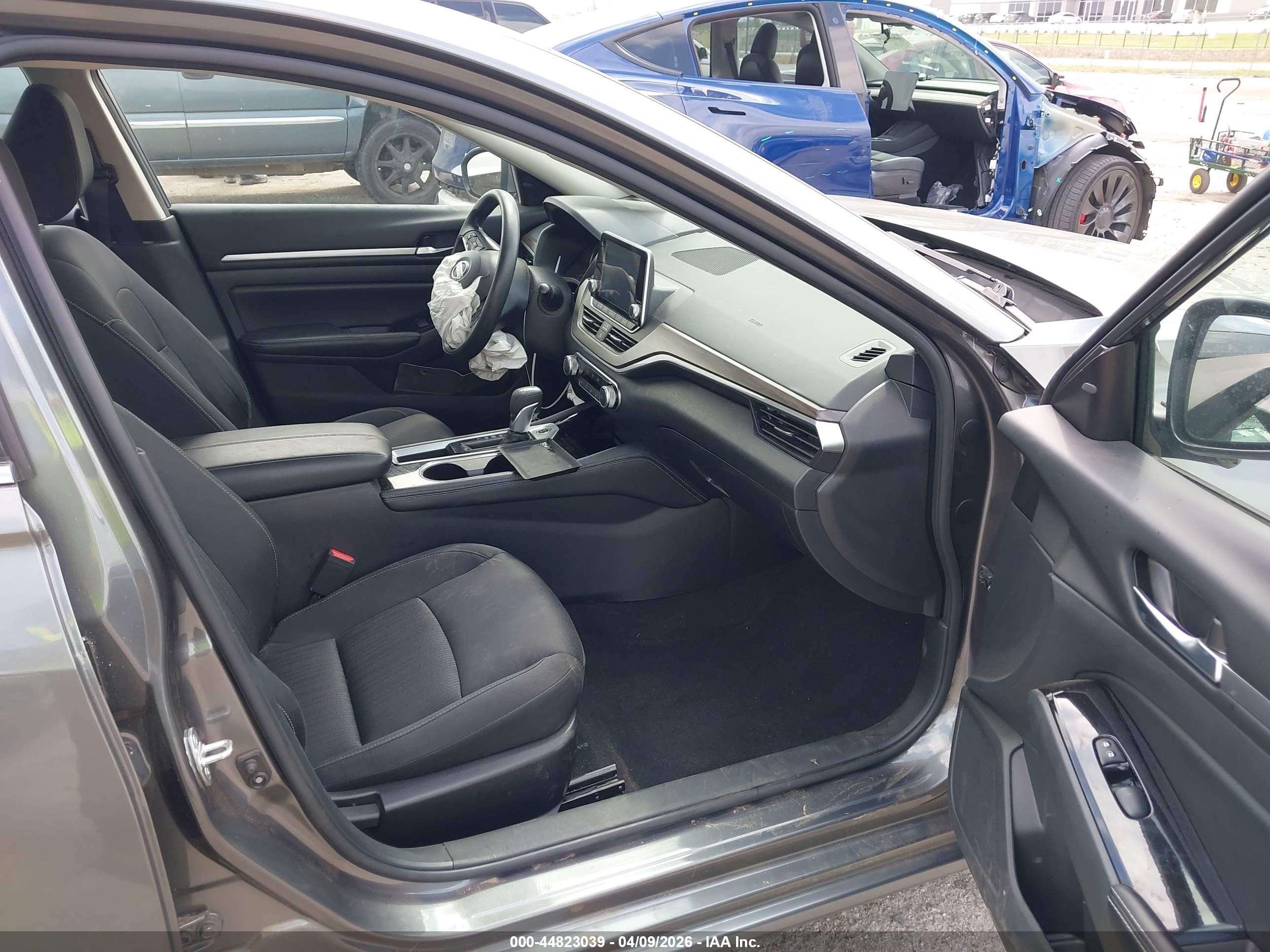 2023 Nissan Altima Sv Fwd Черный vin: 1N4BL4DV2PN376568