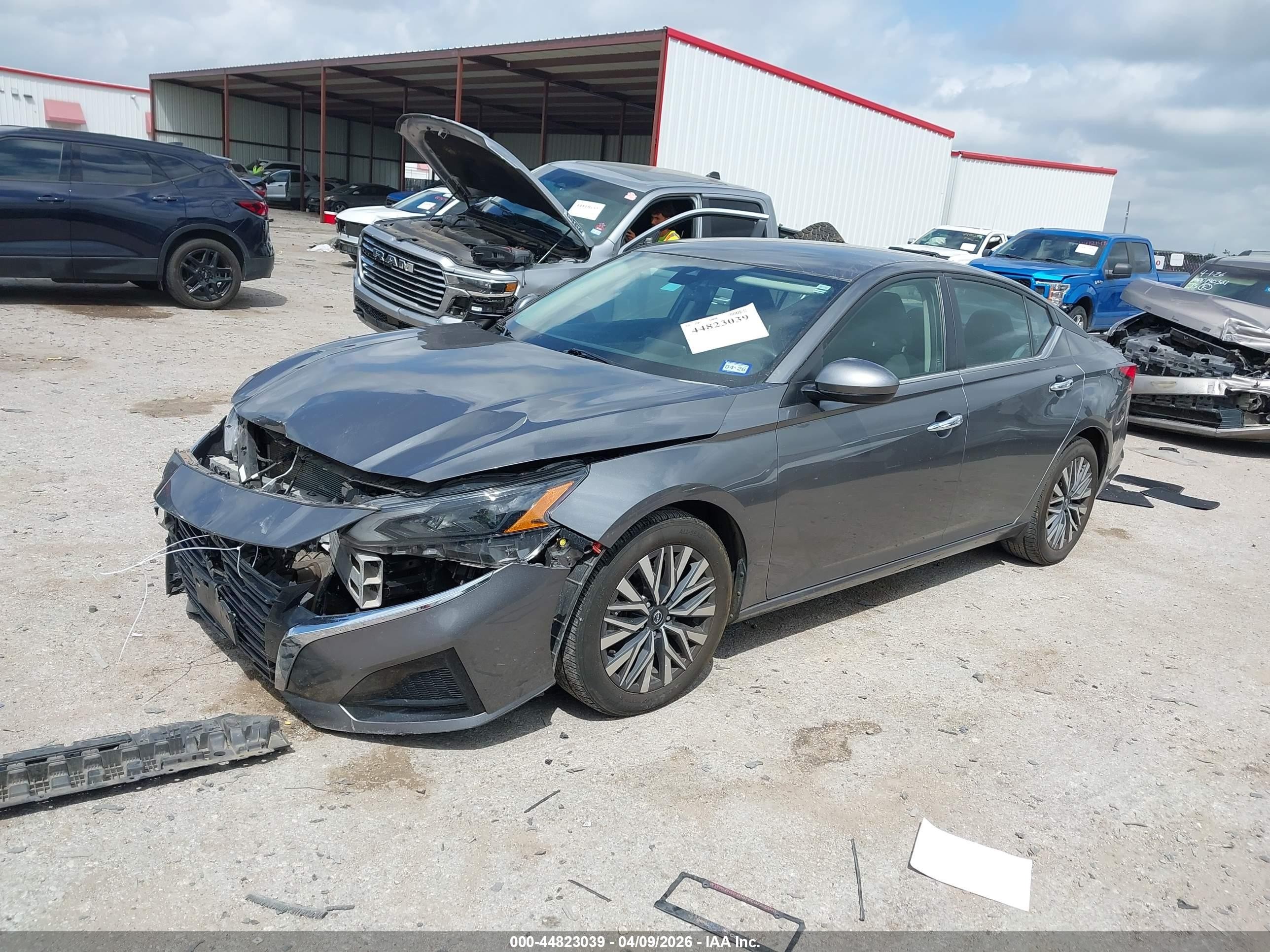 2023 Nissan Altima Sv Fwd Черный vin: 1N4BL4DV2PN376568