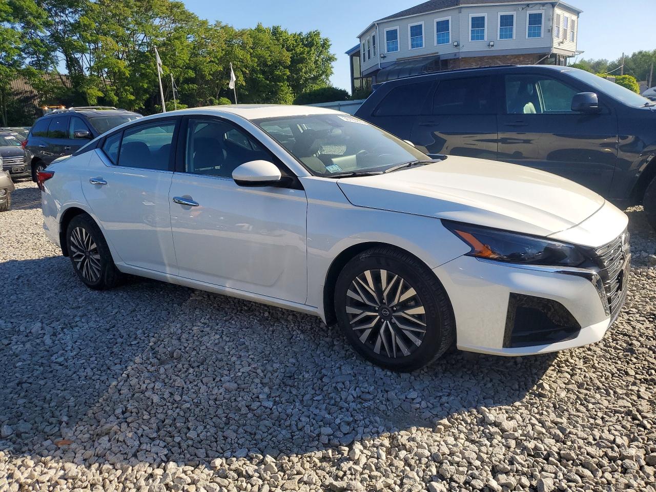 2024 Nissan Altima Sv White vin: 1N4BL4DV3RN420595