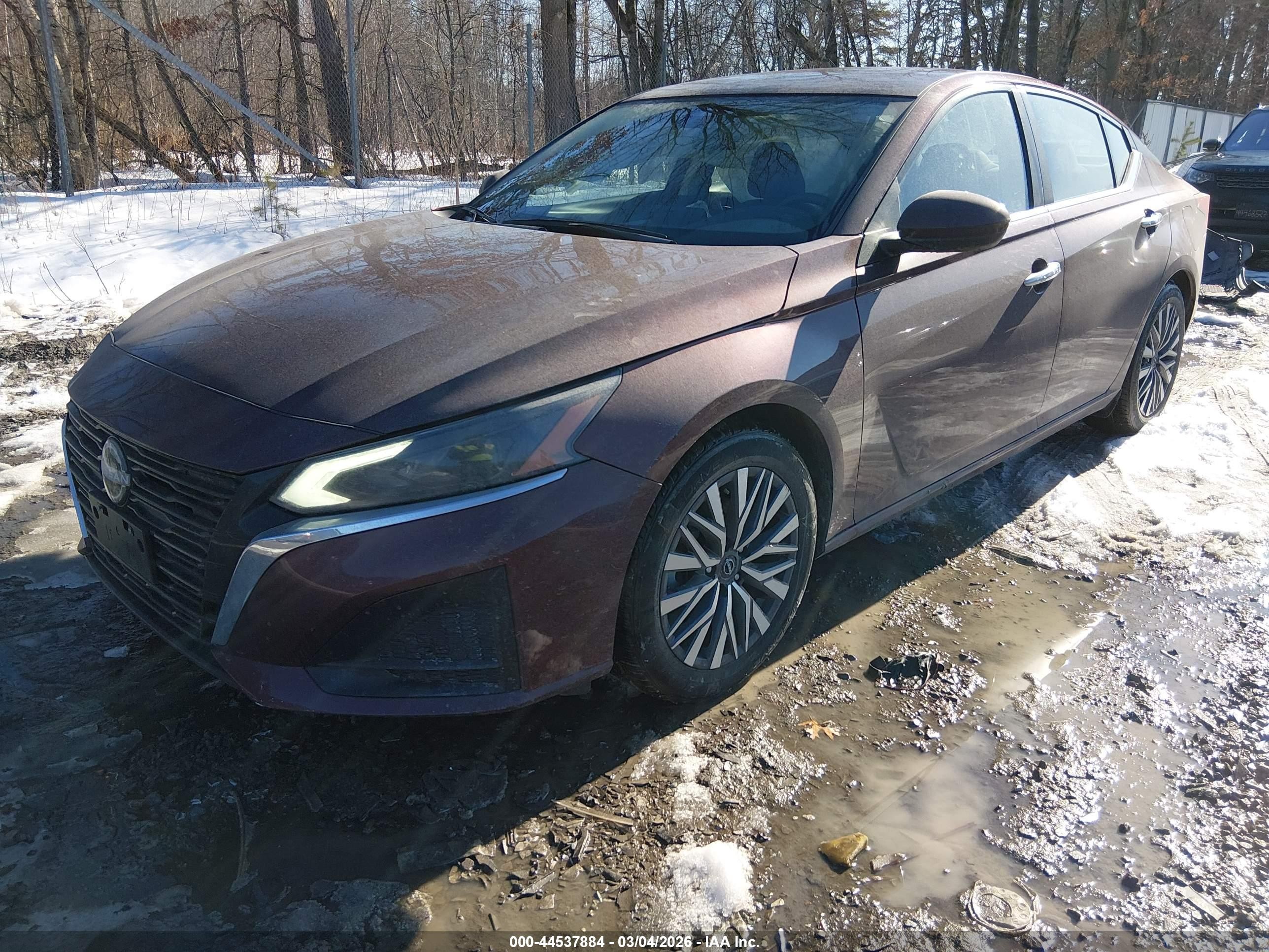 2023 Nissan Altima Sv Fwd Maroon vin: 1N4BL4DV4PN379875