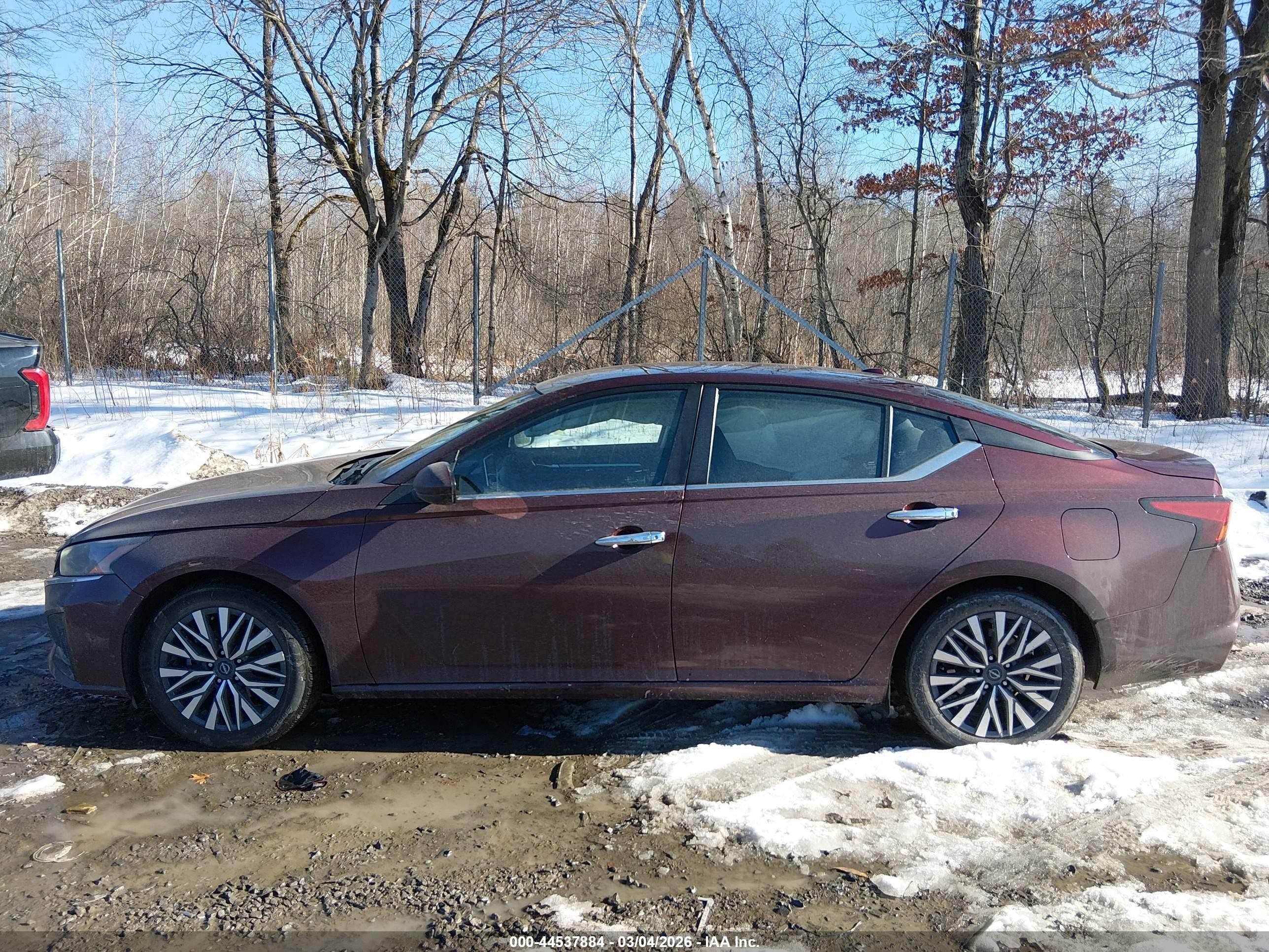 2023 Nissan Altima Sv Fwd Maroon vin: 1N4BL4DV4PN379875