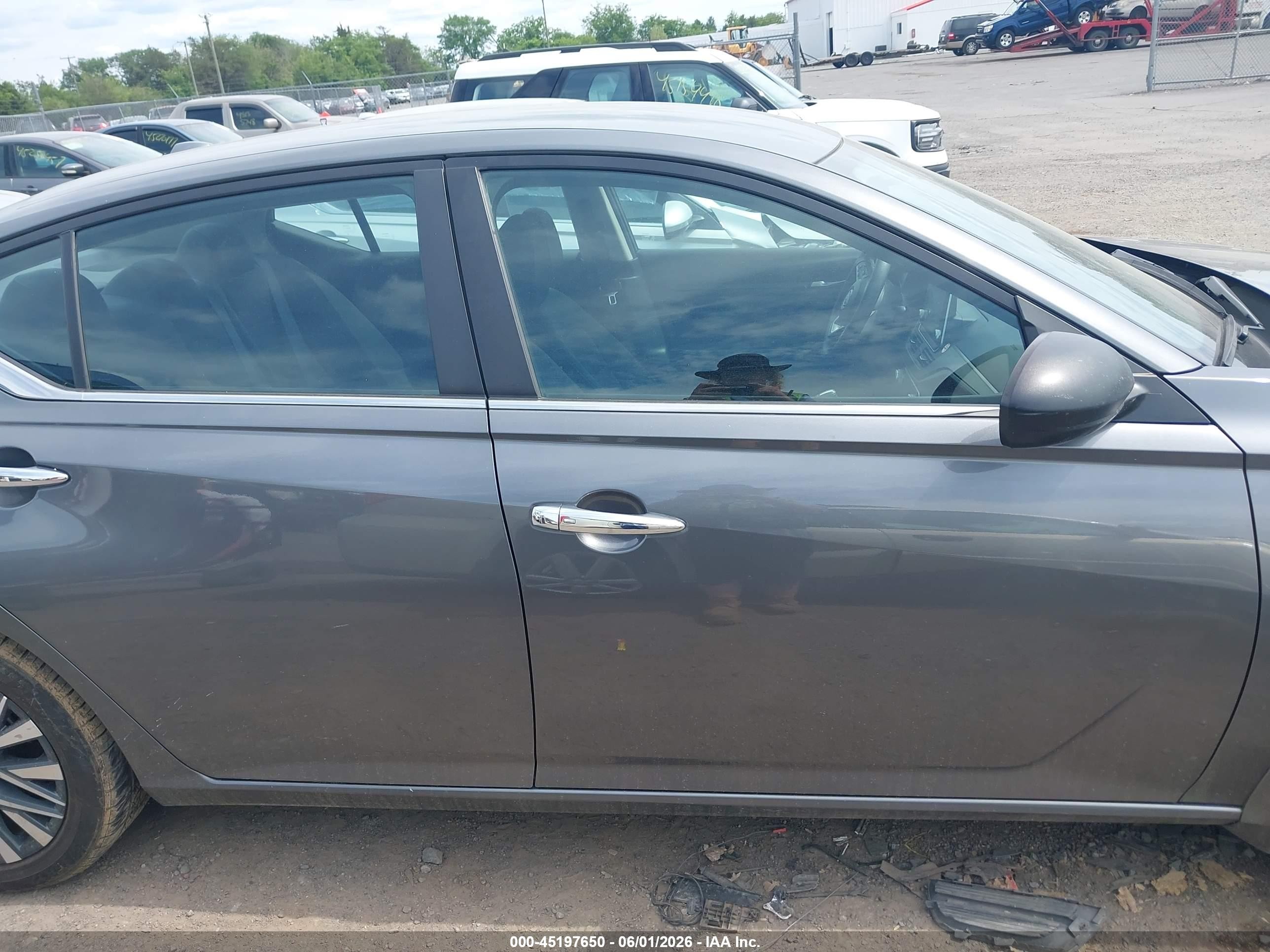 2024 Nissan Altima Sv Fwd Серый vin: 1N4BL4DV4RN317721